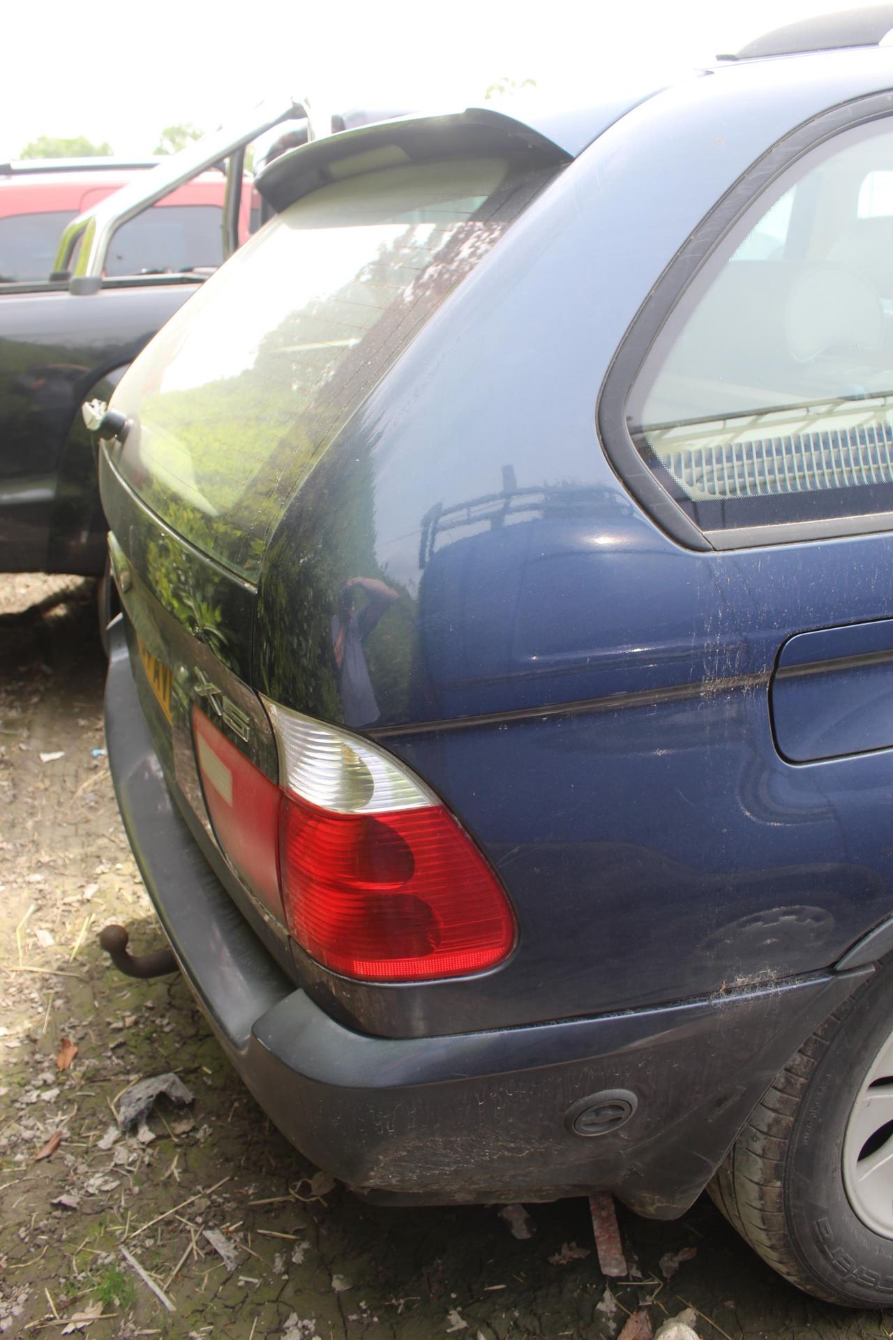 A BLUE 2004 BMW X5 AUTOMATIC, PETROL AND LPG CONVERSION, MOT EXPIRES ON 01/12/2024, REGISTRATION - Image 3 of 3