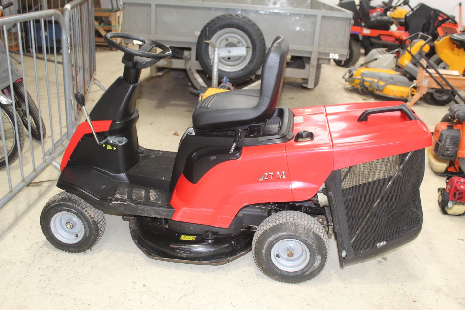 MOUNTFIELD 827 RIDE ON MOWER NO VAT