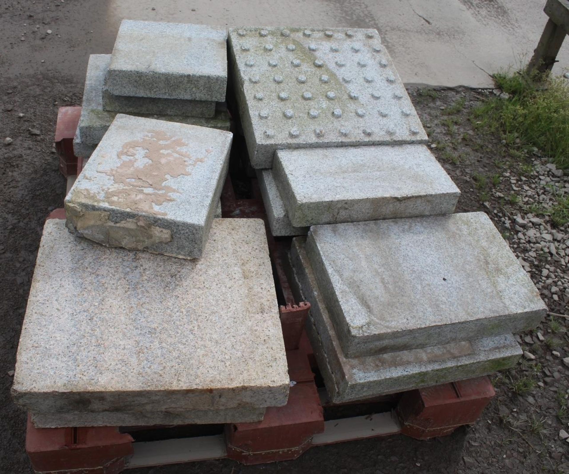 PALLET OF PAVING AND OTHER SLABS + VAT - Image 2 of 2