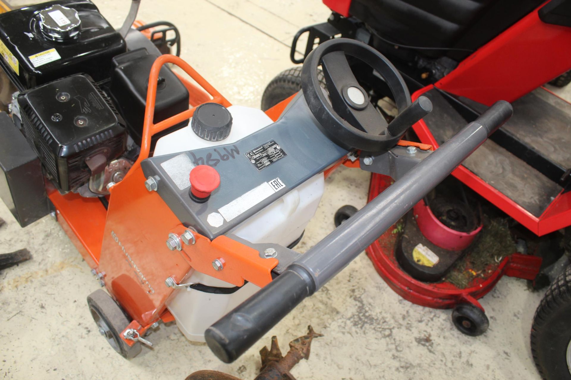 HUSQVARNA FS 400 LV FLOOR SAW WITH CYCLONE AIR CLEANER NO VAT - Image 4 of 7