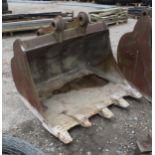 13T BUCKET 3'10" WIDE NO VAT