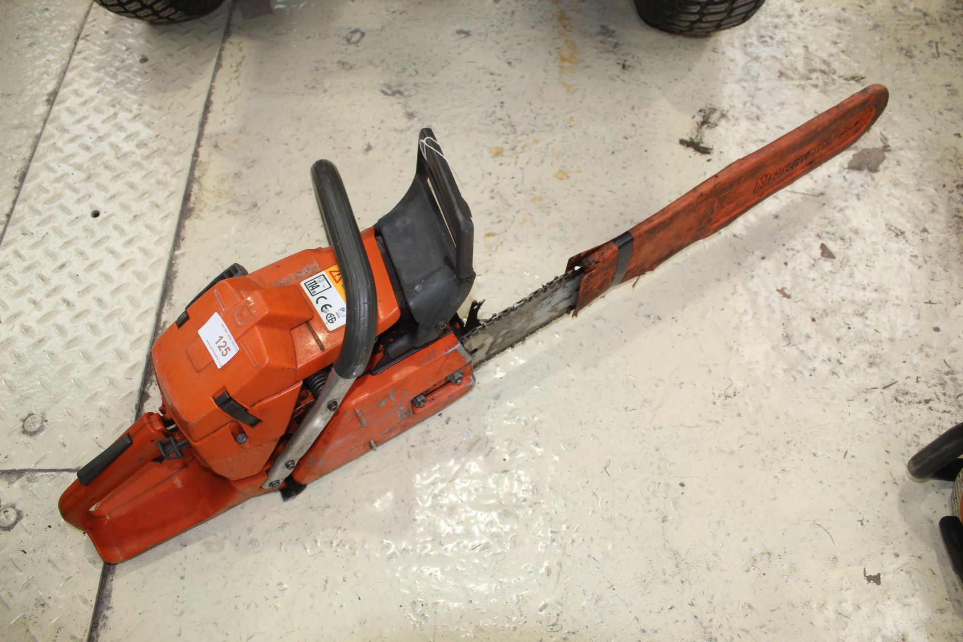 HUSQVARNA 365 CHAINSAW 20 HD BAR NO VAT - Image 2 of 2