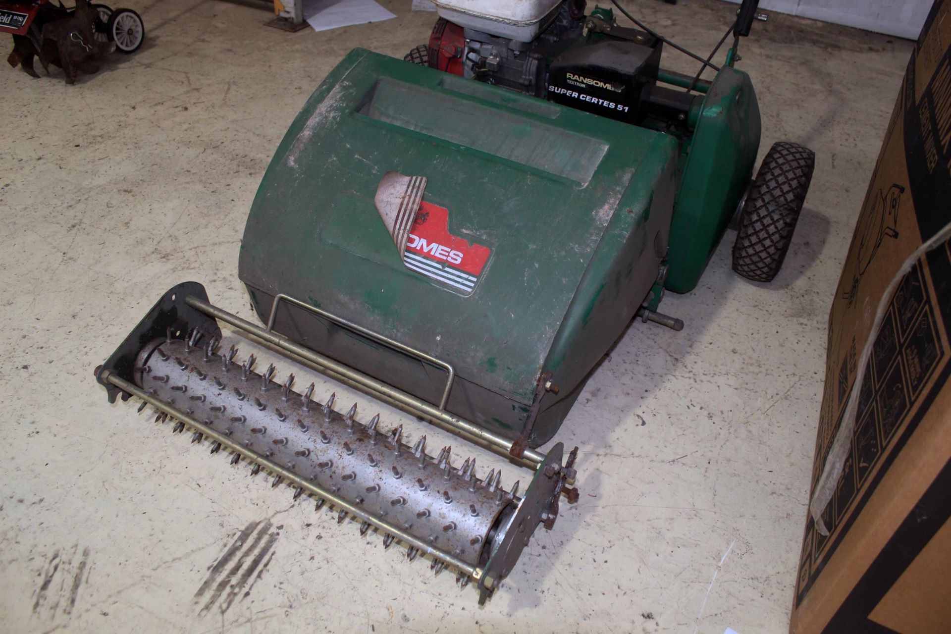 RANSOMES SUPER CERTES 51 MOWER WITH AERATOR ATTACHMENT AND BOX IN WORKING ORDER NO VAT - Image 3 of 4