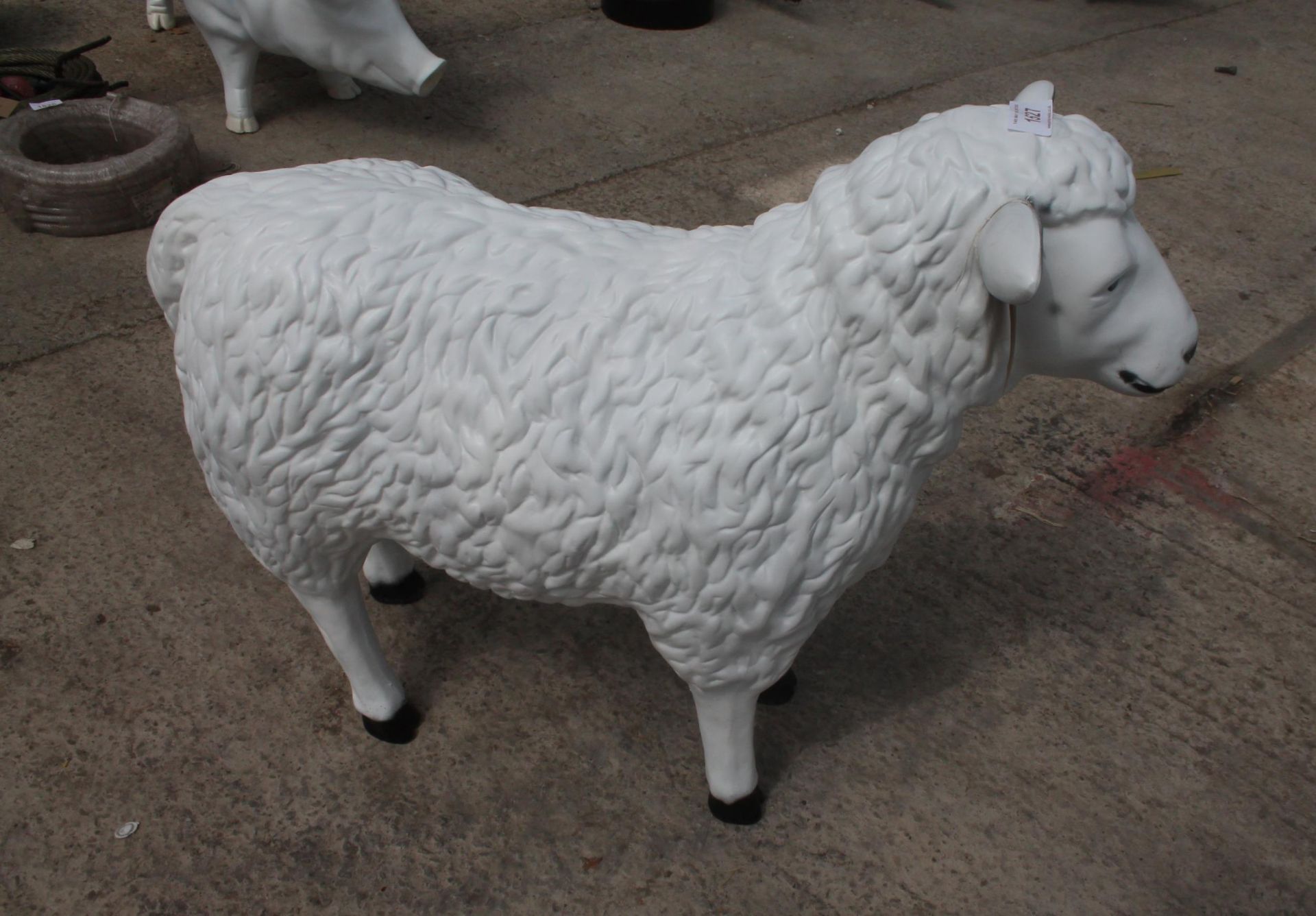 LARGE MODEL OF A GARDEN SHEEP NO VAT - Image 2 of 2