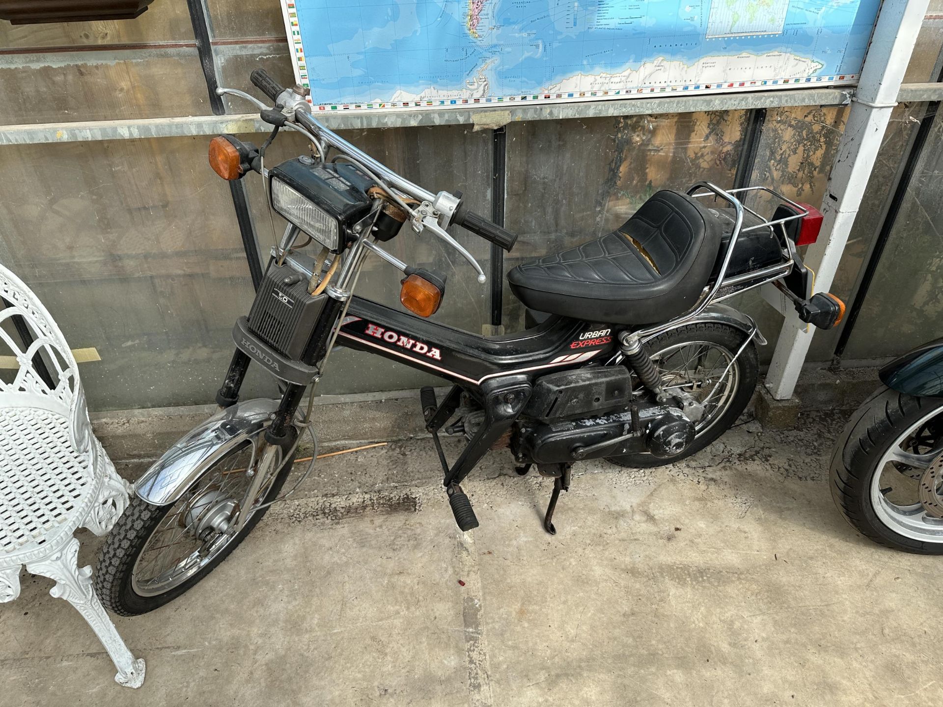 A 1982 HONDA URBAN EXPRESS 50CC MOPED, KICK START, AUTOMATIC, COMPLETE WITH V5C, MADE FOR THE USA