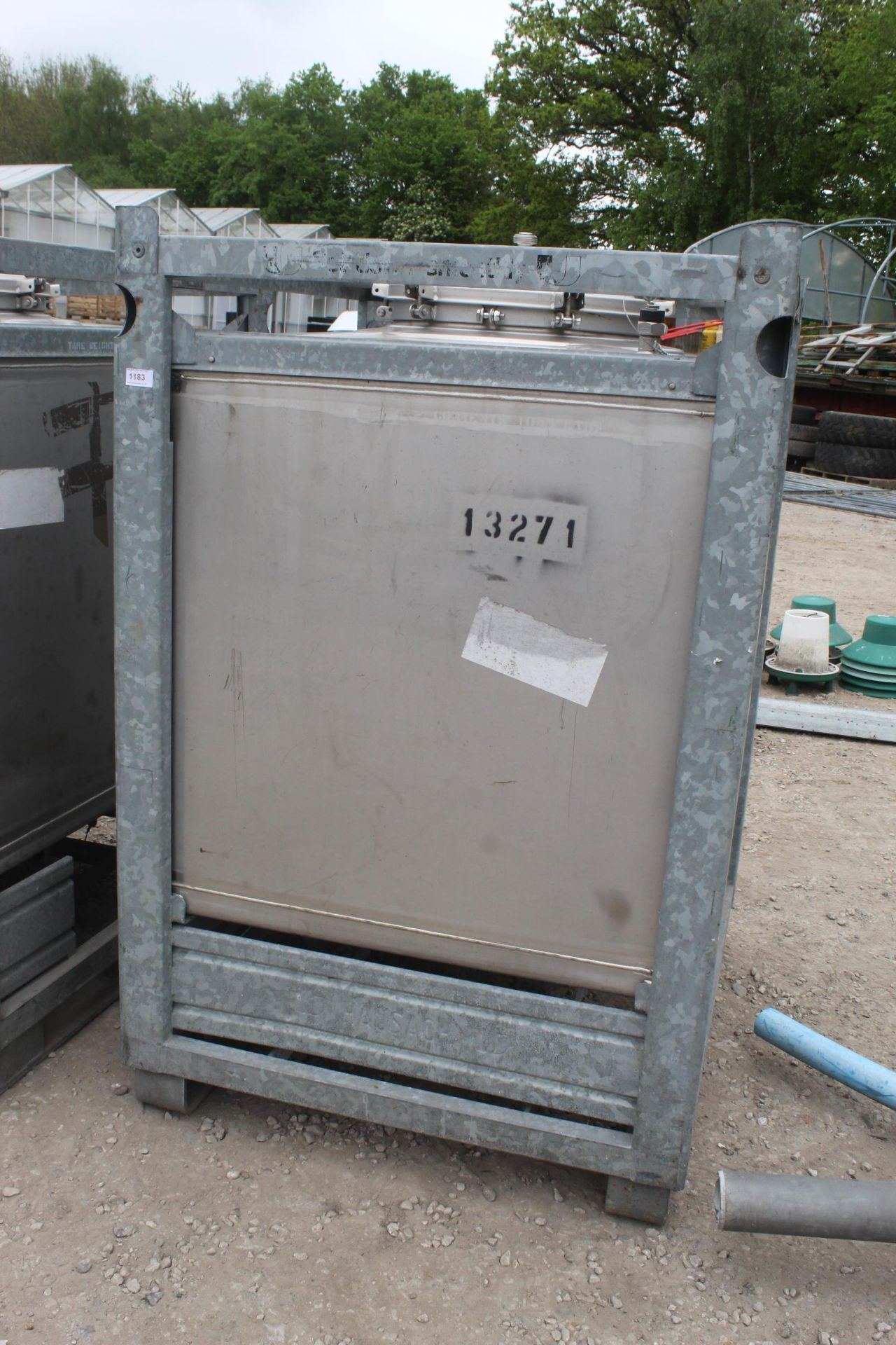 STAINLESS STEEL PALLET TANK + VAT