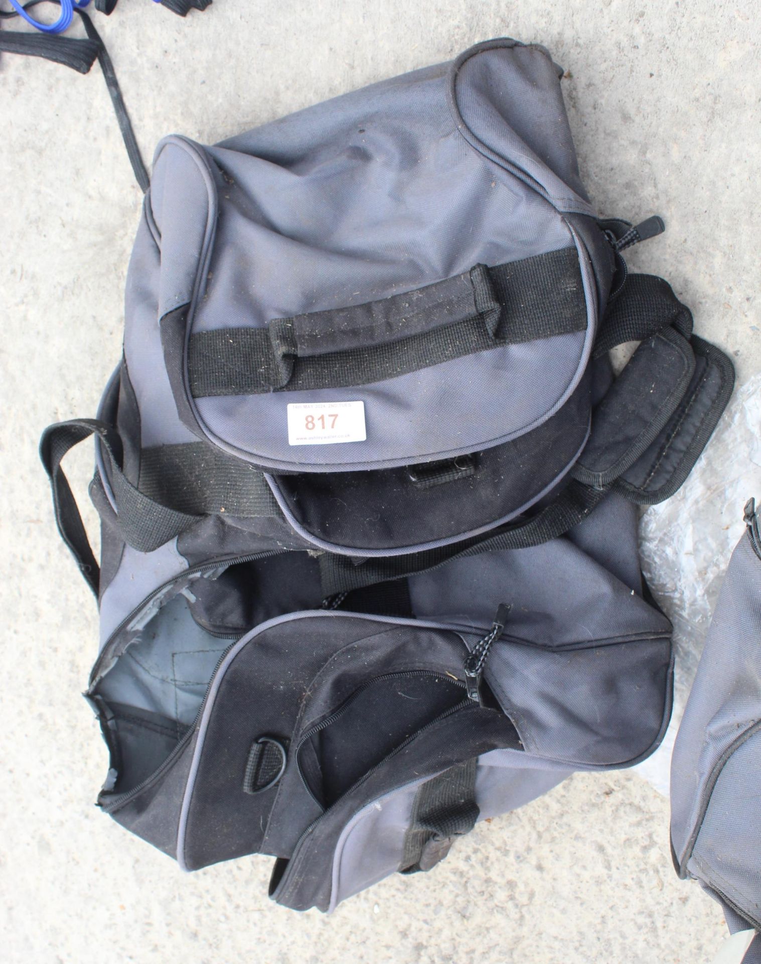 2 HORSEWARE BOOT CARRIER AND DUFFLE BAG NO VAT