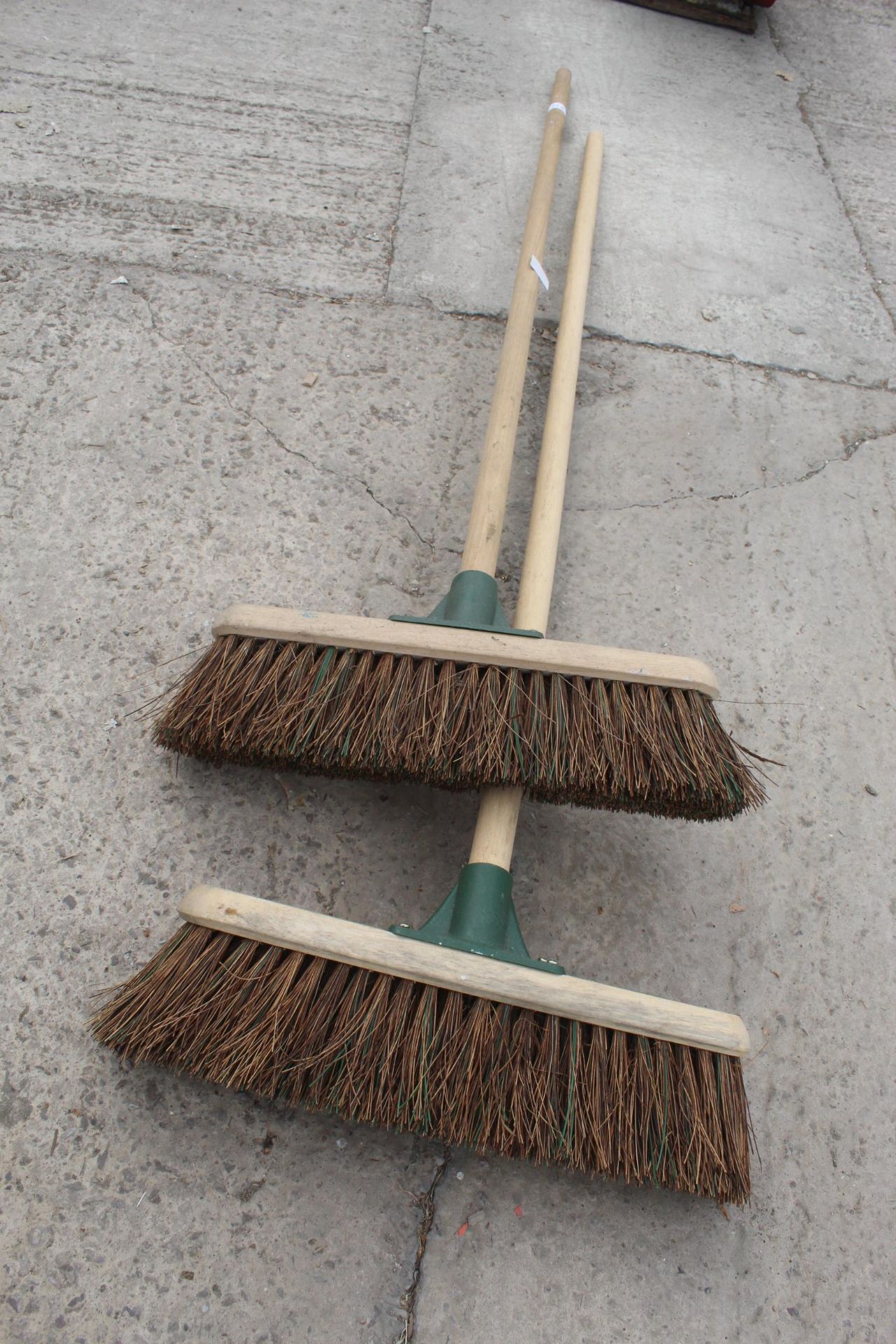 2 GARDEN BRUSHES NO VAT