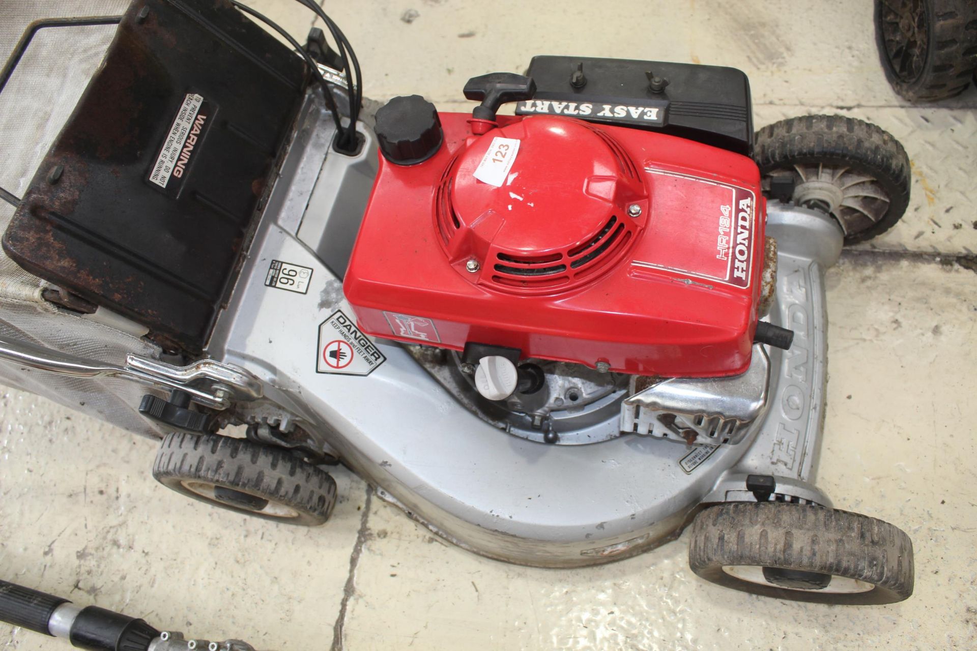 HONDA HR 194 EASY START LAWN MOWER NO VAT - Image 2 of 2