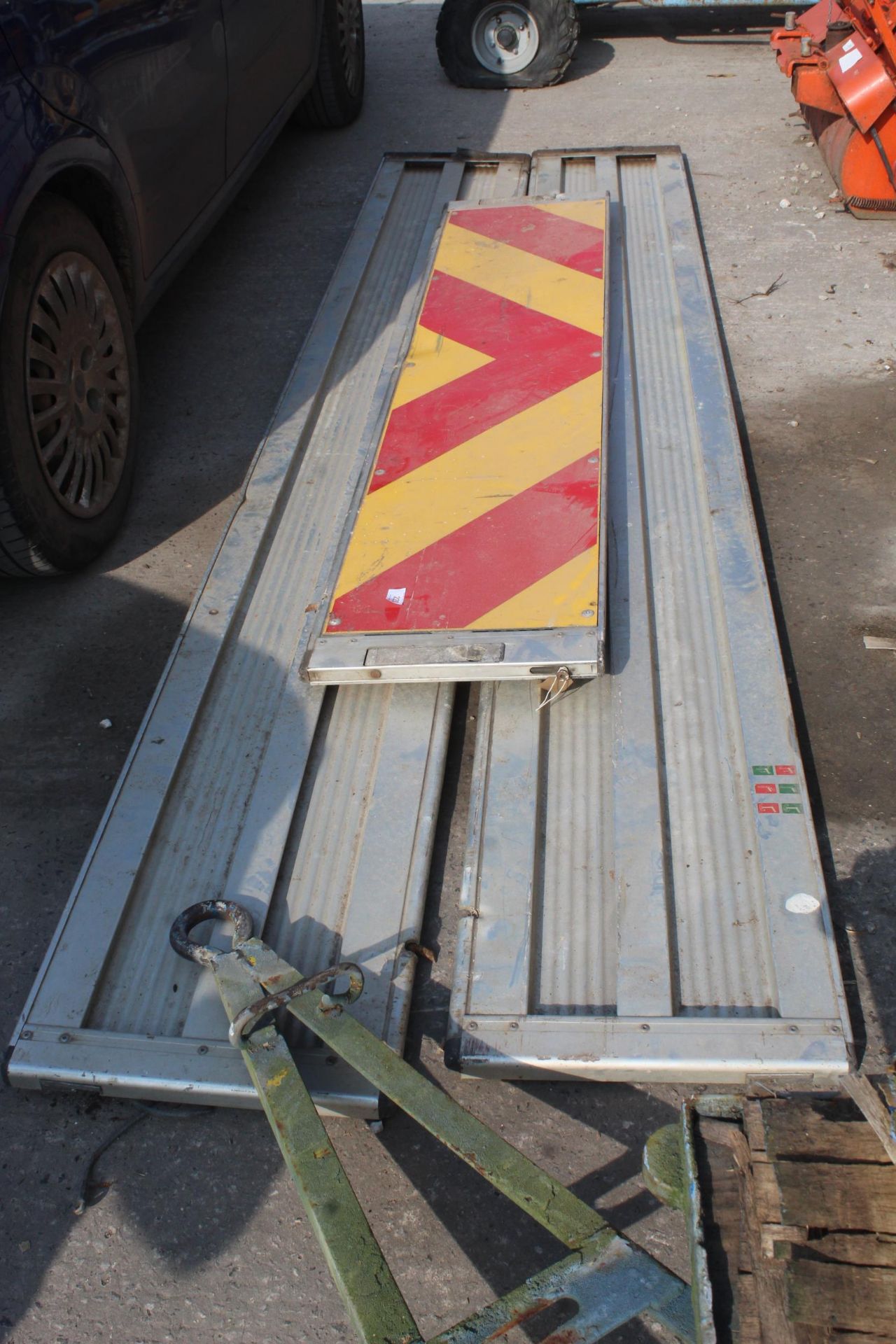 3 TRAILER SIDE BOARDS NO VAT - Image 2 of 2