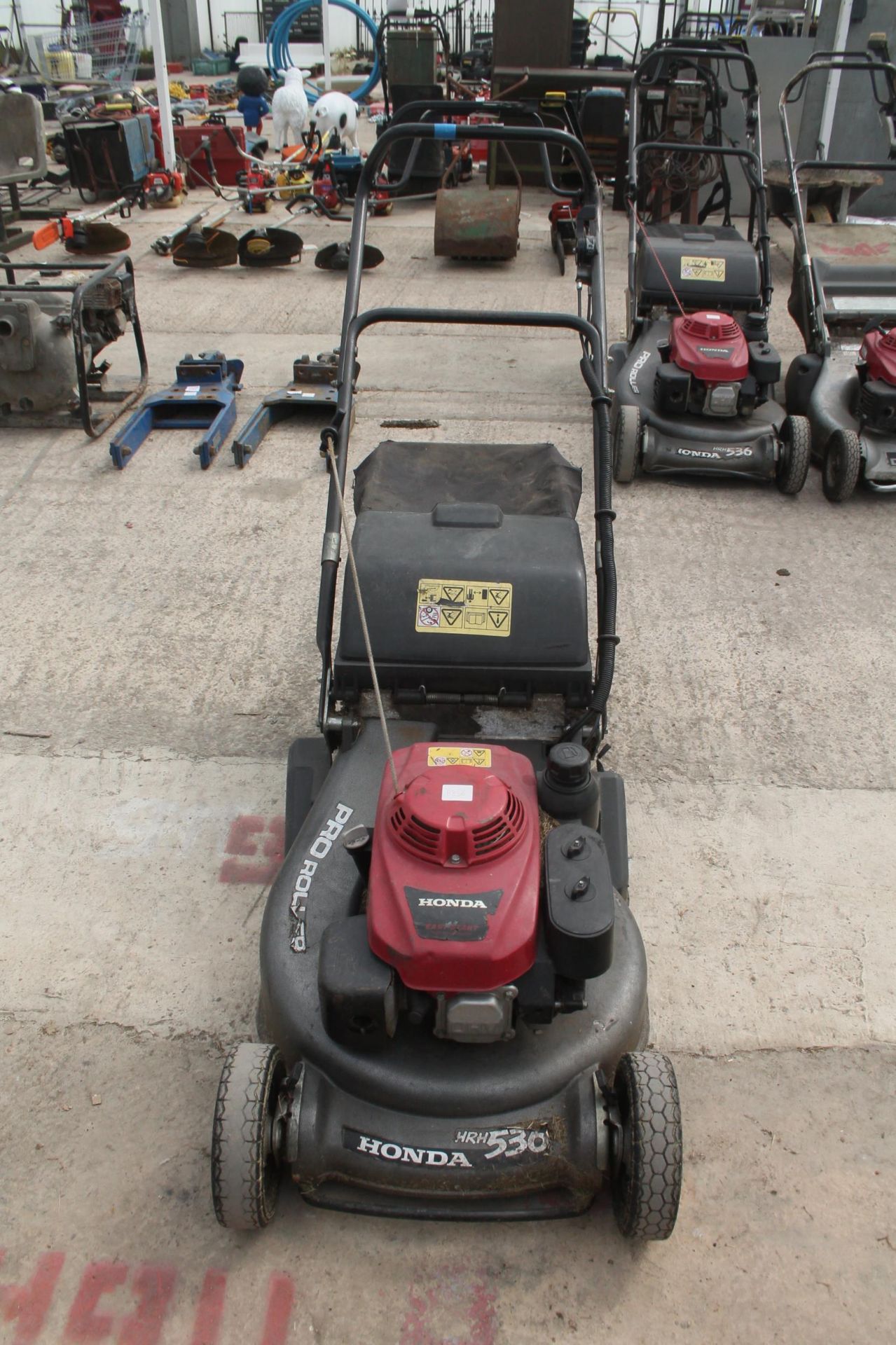 HONDA HRH536 PRO ROLLER MOWER IN WORKING ORDER NO VAT