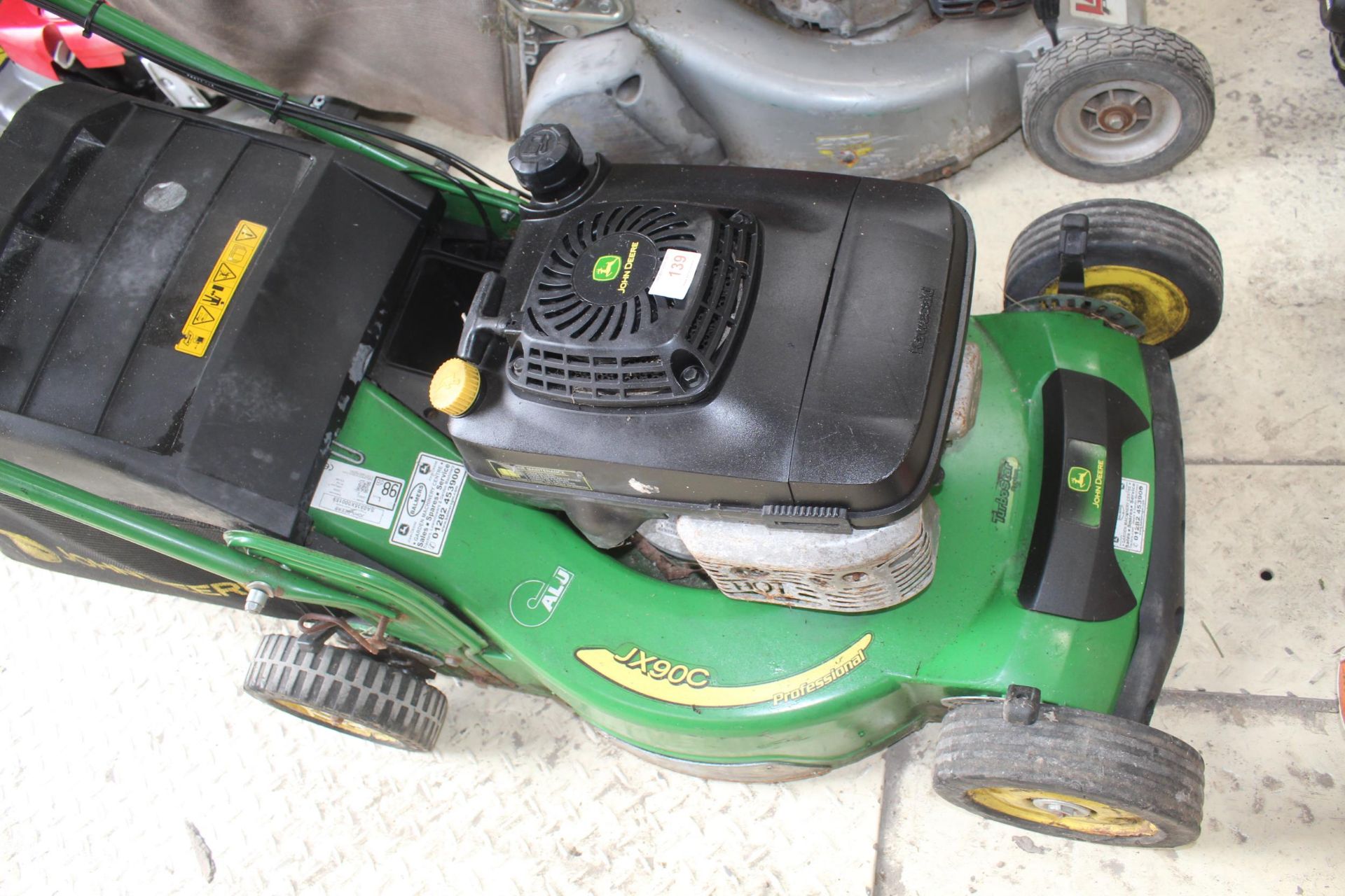 JOHN DEERE JX90 MOWER IN WORKING ORDER NO VAT - Image 2 of 2