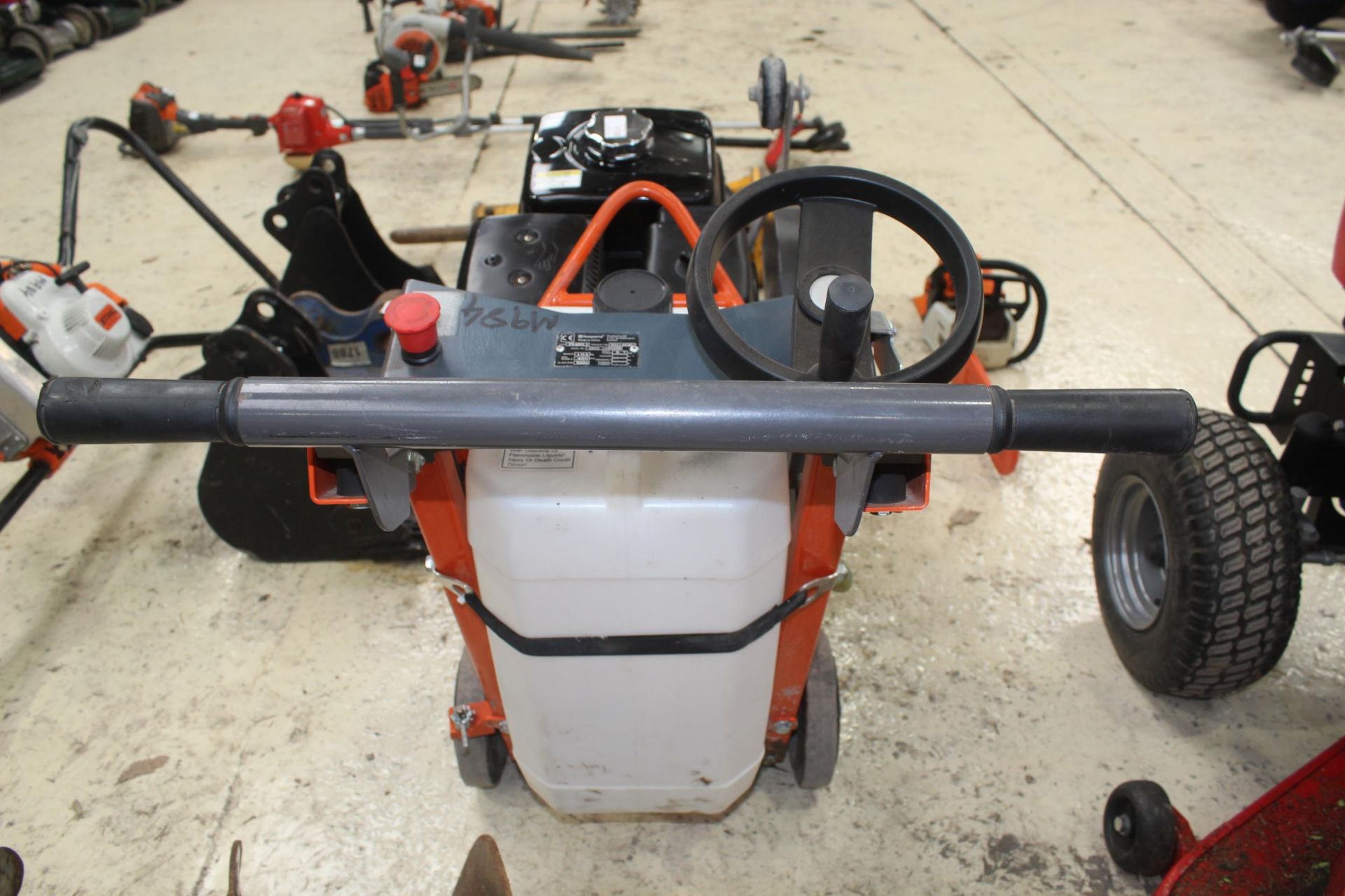 HUSQVARNA FS 400 LV FLOOR SAW WITH CYCLONE AIR CLEANER NO VAT - Image 6 of 7