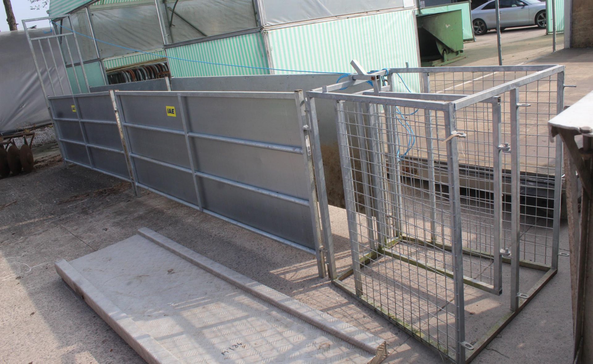 IAE SHEEP RACE INCLUDING DROP GATE AND SPREADER NO VAT