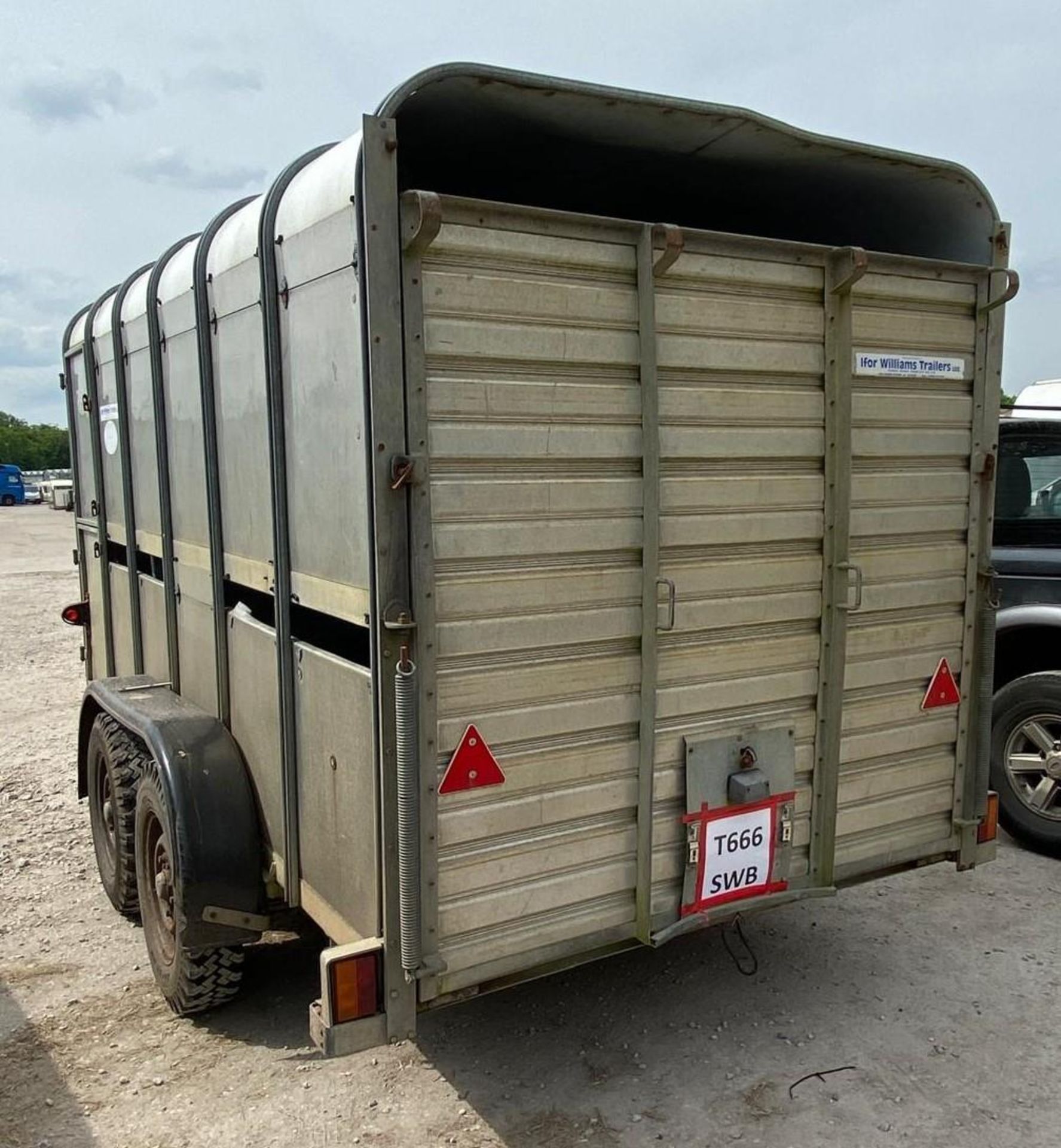 IFOR WILLIAMS 12' CATTLE TRAILER NO VAT - Image 3 of 3