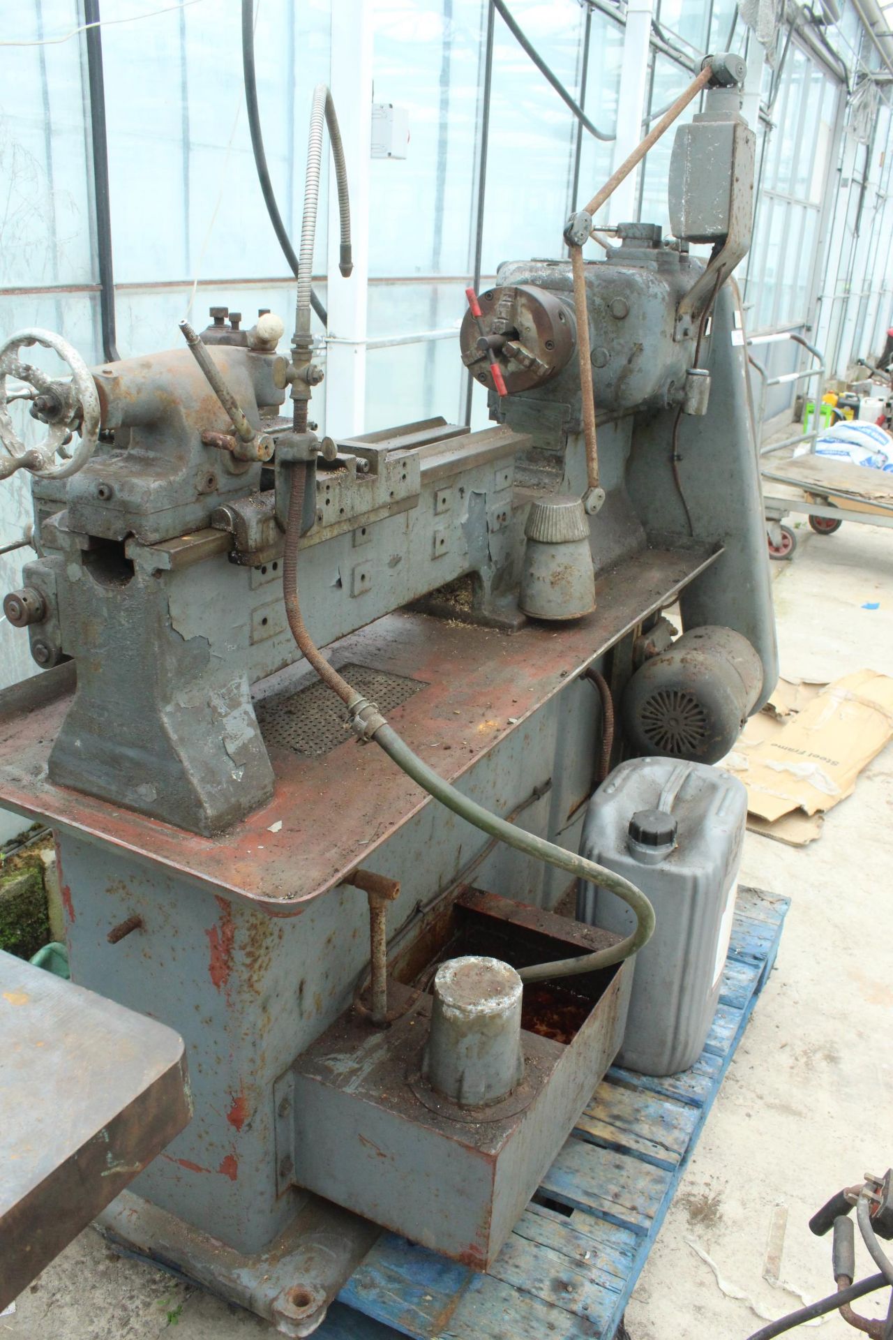 HARRISON 9" SWING LATHE IN WORKING ORDER NO VAT - Image 3 of 5