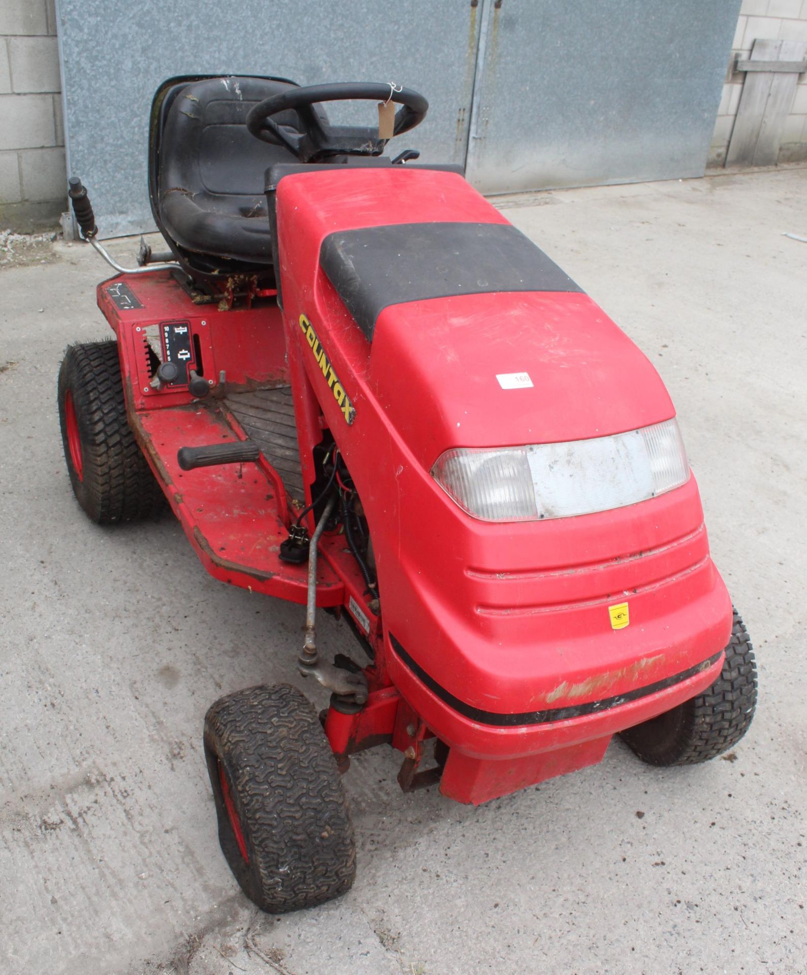 COUNTAX HYDROSTATIC C38H RIDE ON MOWER NO VAT - Image 2 of 3