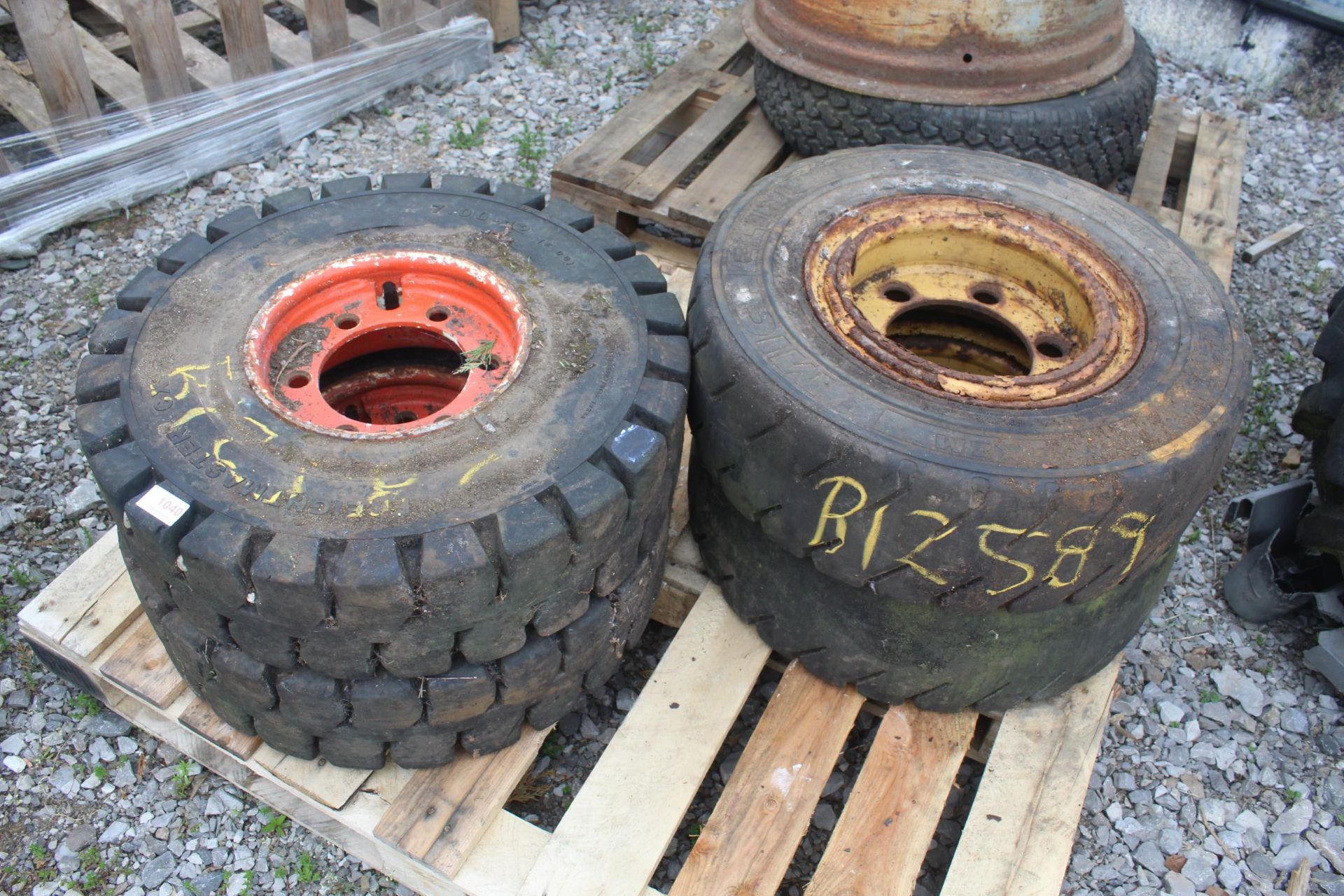 6 WHEELS AND TYRES SKID STEER ETC + VAT - Image 2 of 3