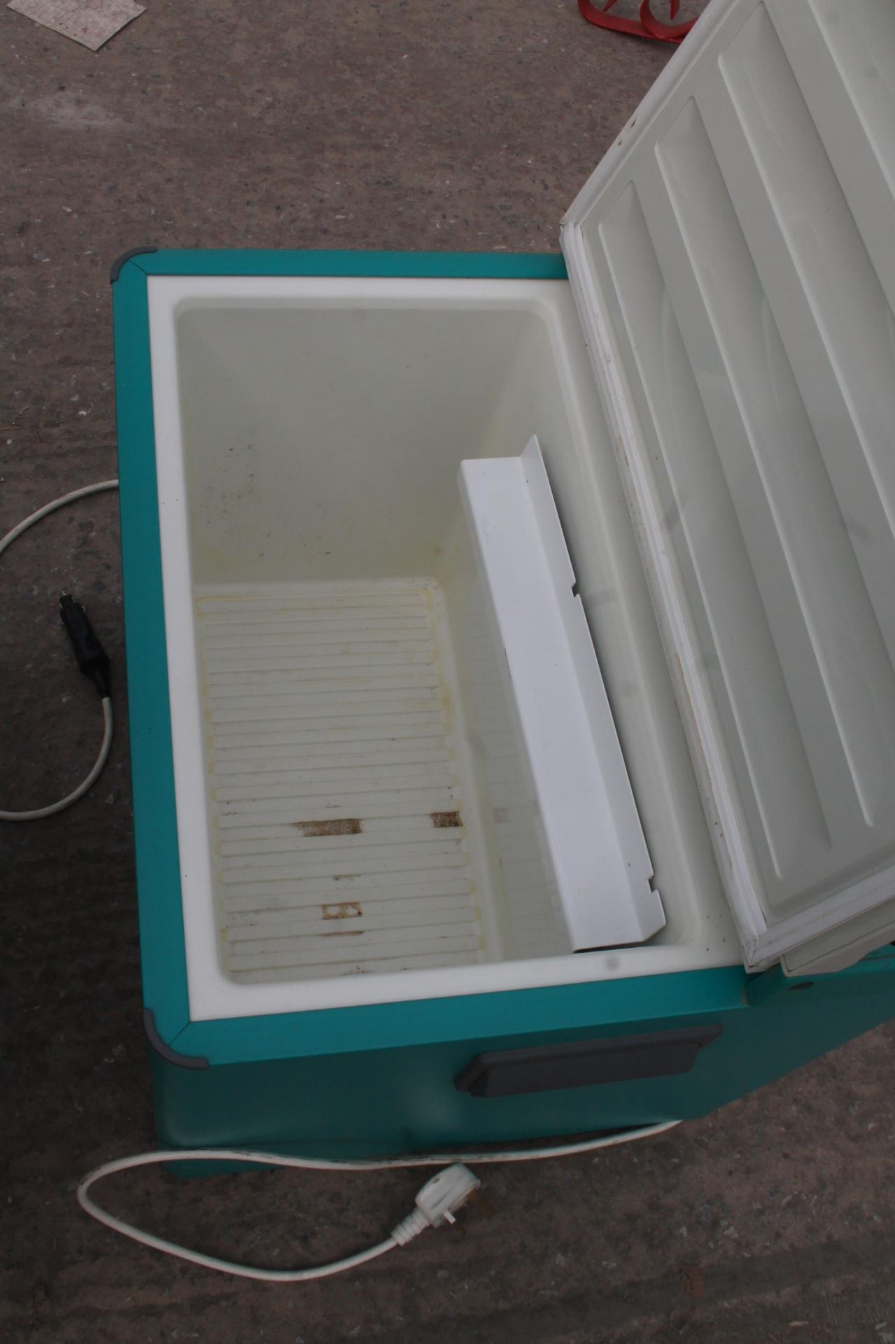 PORTABLE ELECTRIC/GAS FRIDGE NO VAT - Image 2 of 2