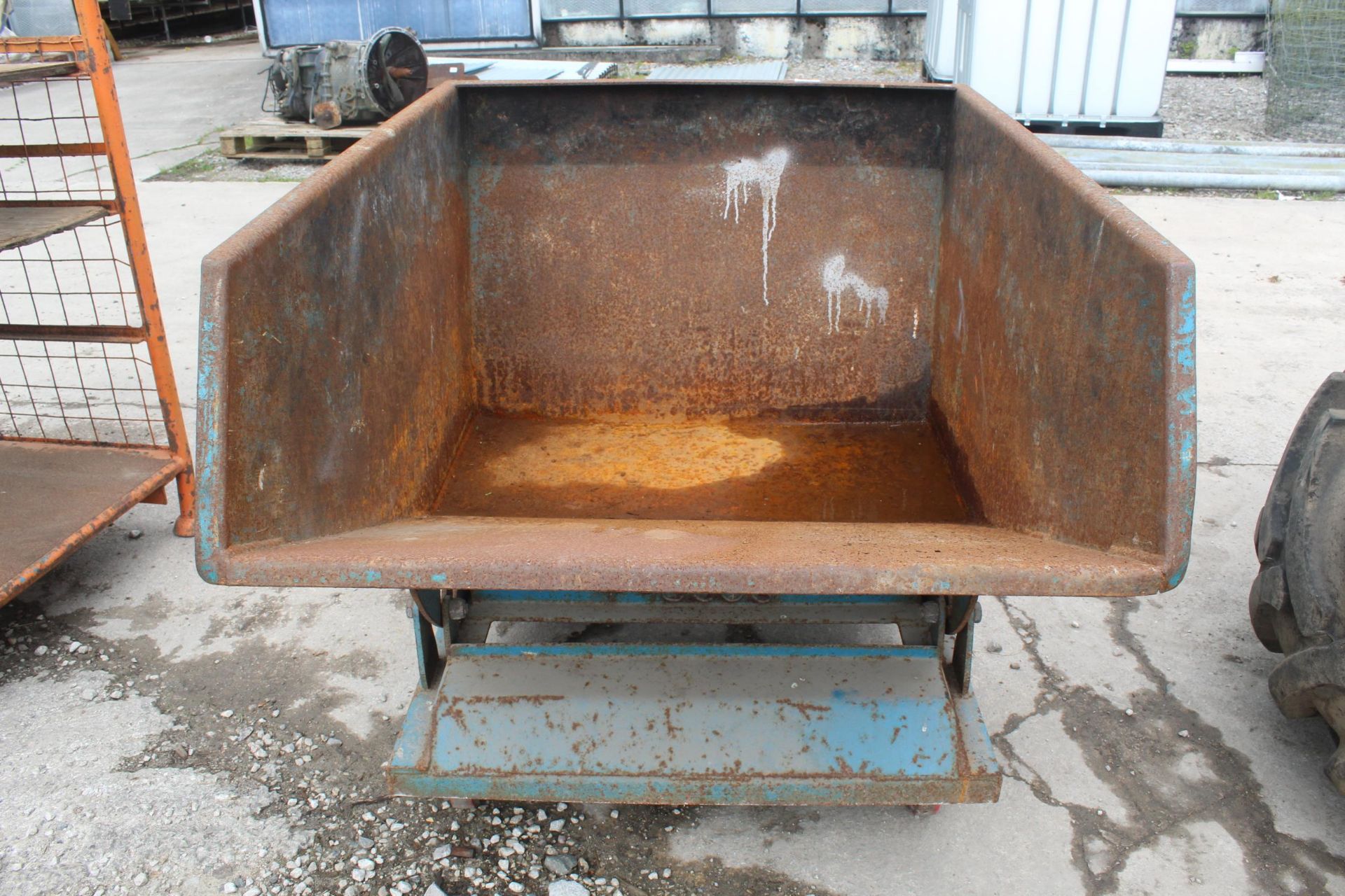 TIPPING SKIP NO VAT - Image 2 of 2