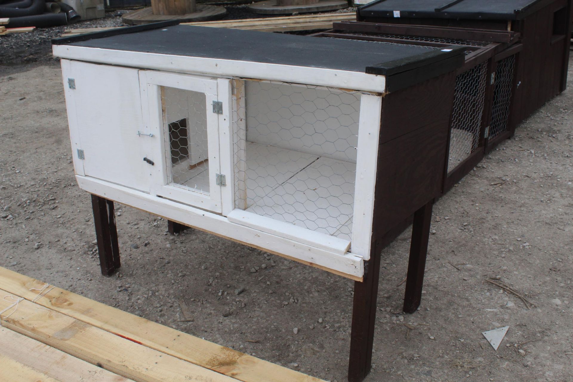 RABBIT HUTCH NO VAT