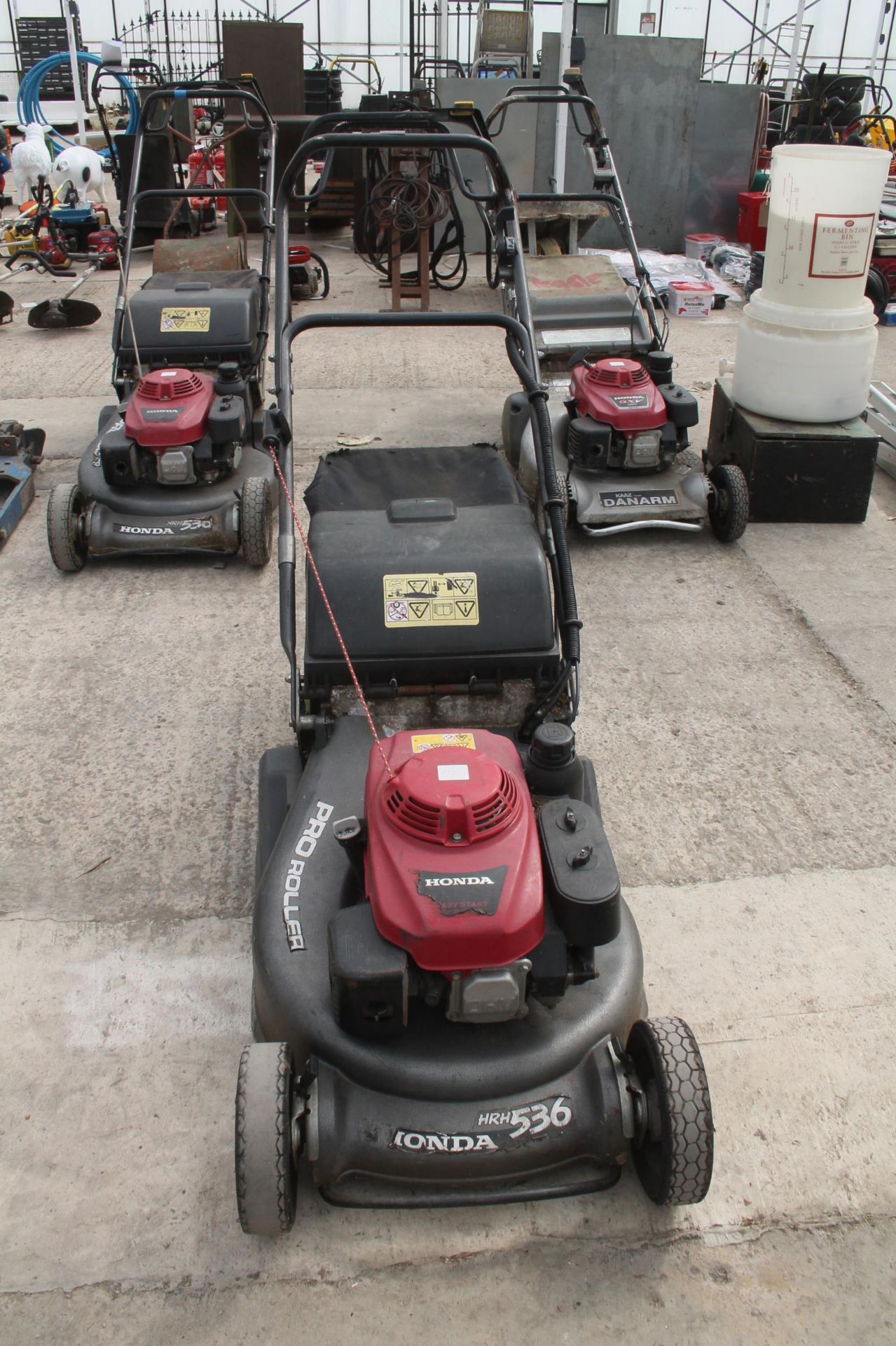 HONDA HRH536 PRO ROLLER MOWER IN WORKING ORDER NO VAT