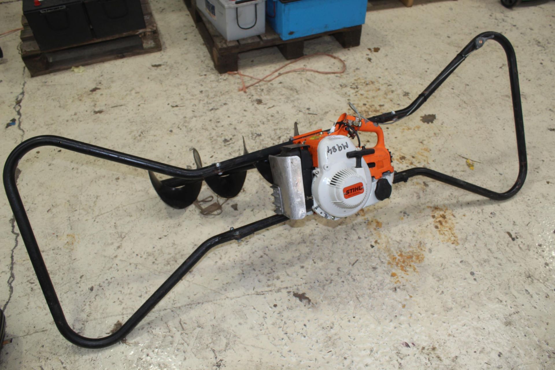 STIHL PETROL AUGER NO VAT - Image 2 of 4