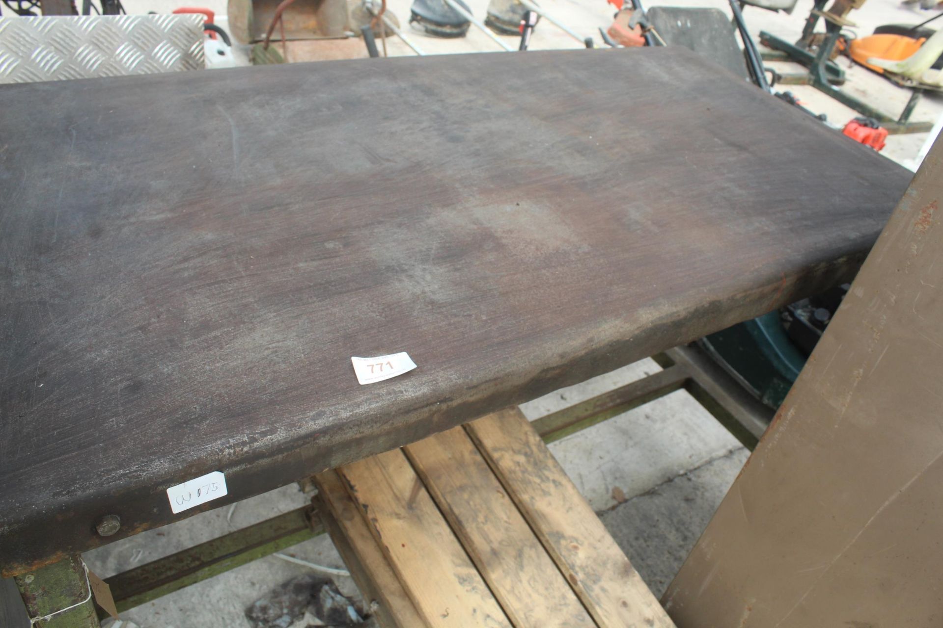 STEEL WORK TABLE 4' X 2' AND 5 WOOD PANELS NO VAT - Image 2 of 2