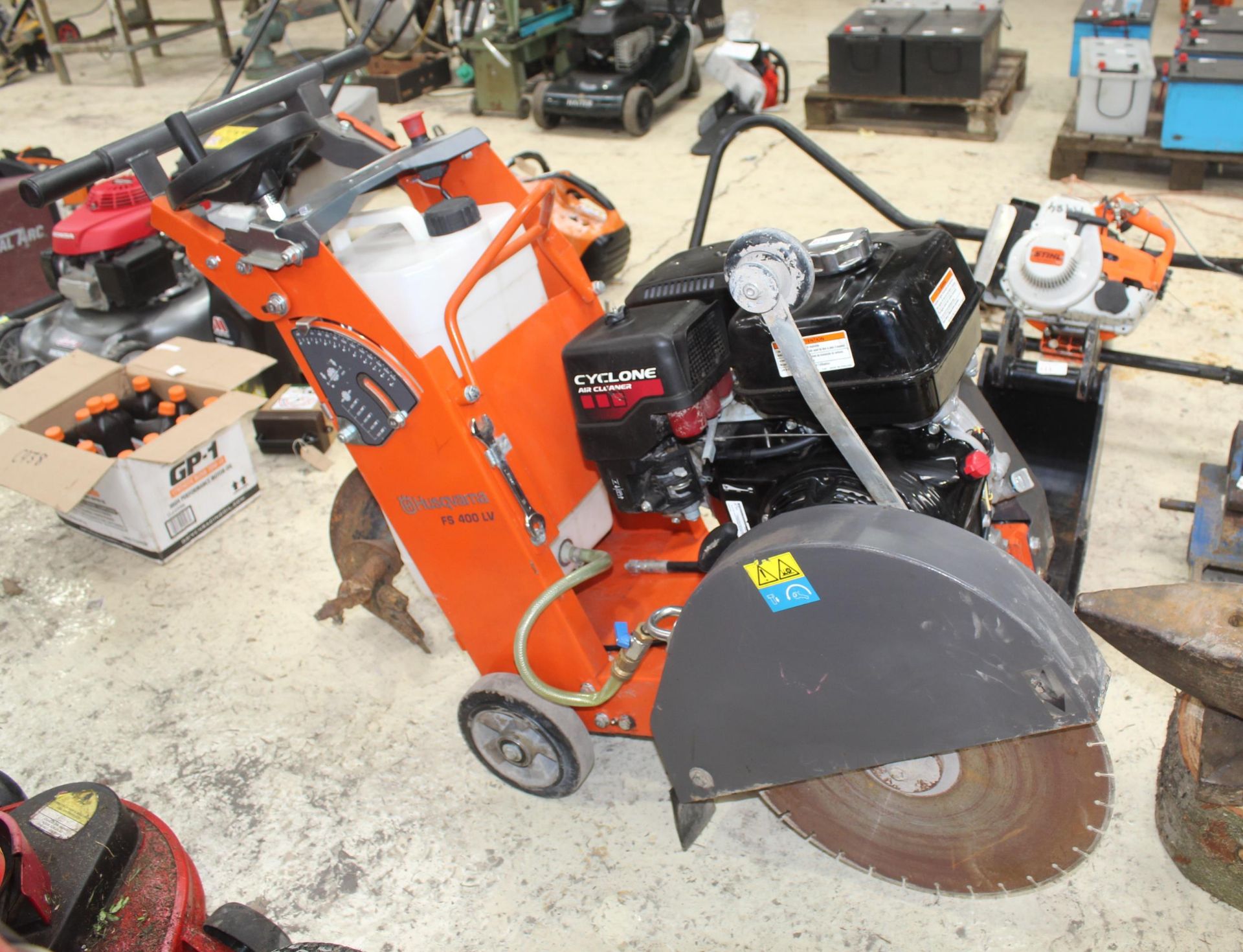 HUSQVARNA FS 400 LV FLOOR SAW WITH CYCLONE AIR CLEANER NO VAT