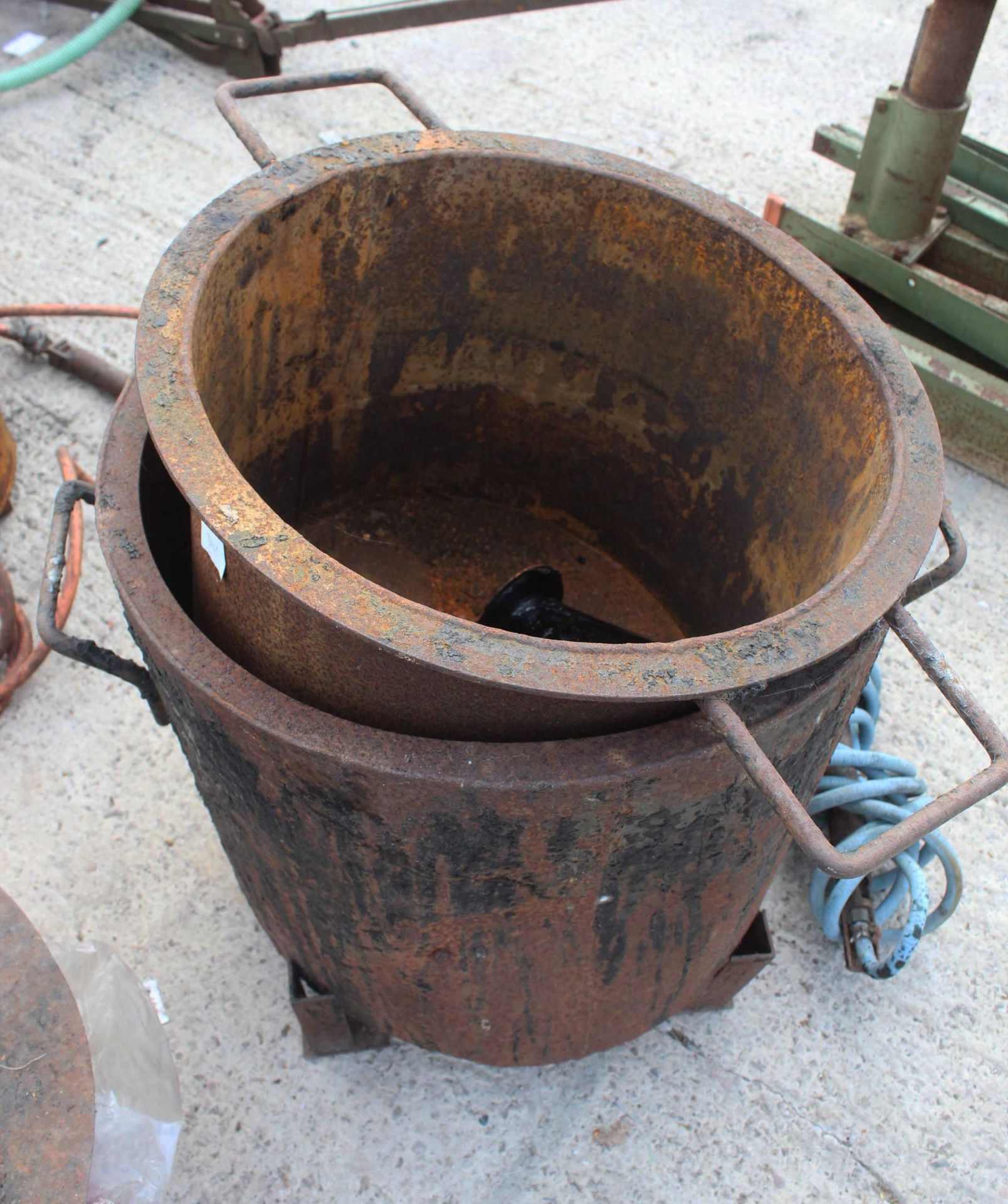 JARVIS BRISTOL MADE BITUMEN/TAR BOILER POT IN WORKING ORDER NO VAT - Image 2 of 2