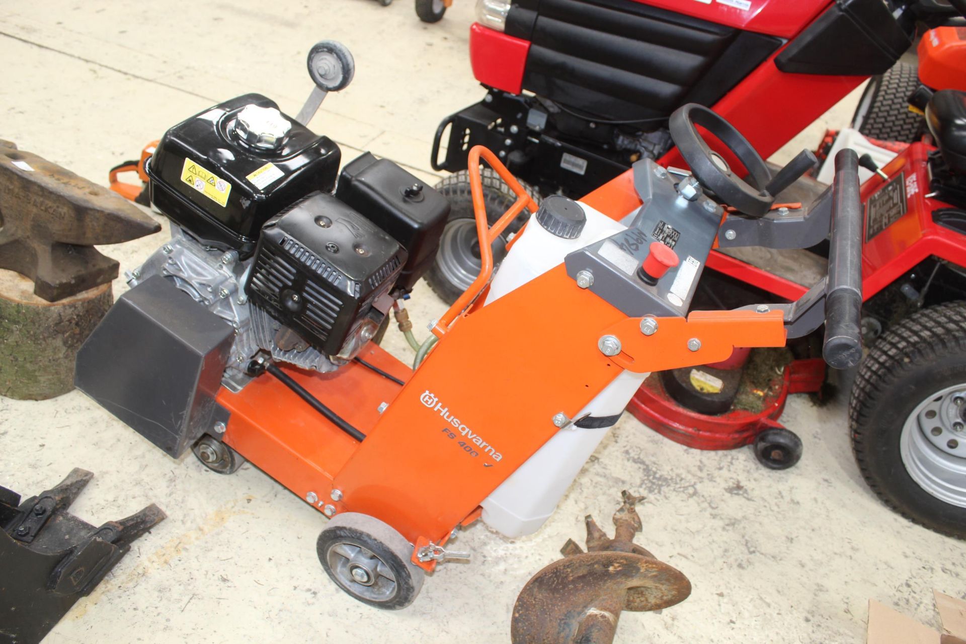 HUSQVARNA FS 400 LV FLOOR SAW WITH CYCLONE AIR CLEANER NO VAT - Image 2 of 7