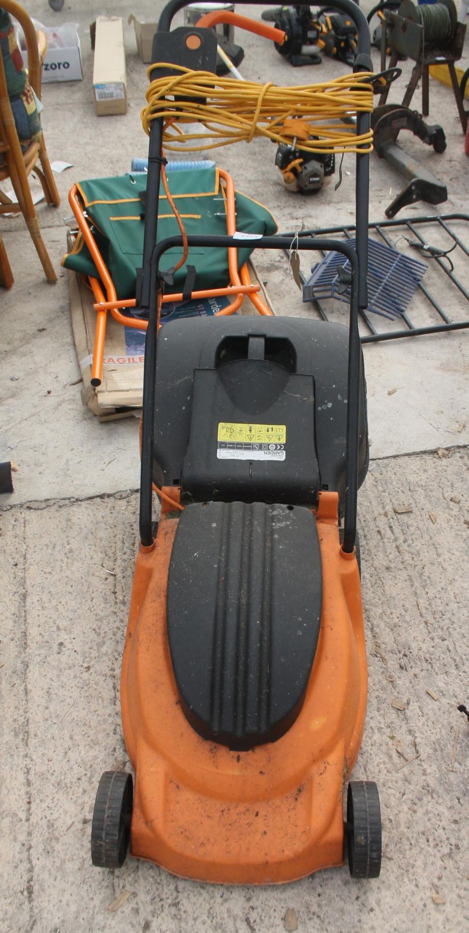 A POWER FORCE 1300W LAWN MOWER NO VAT