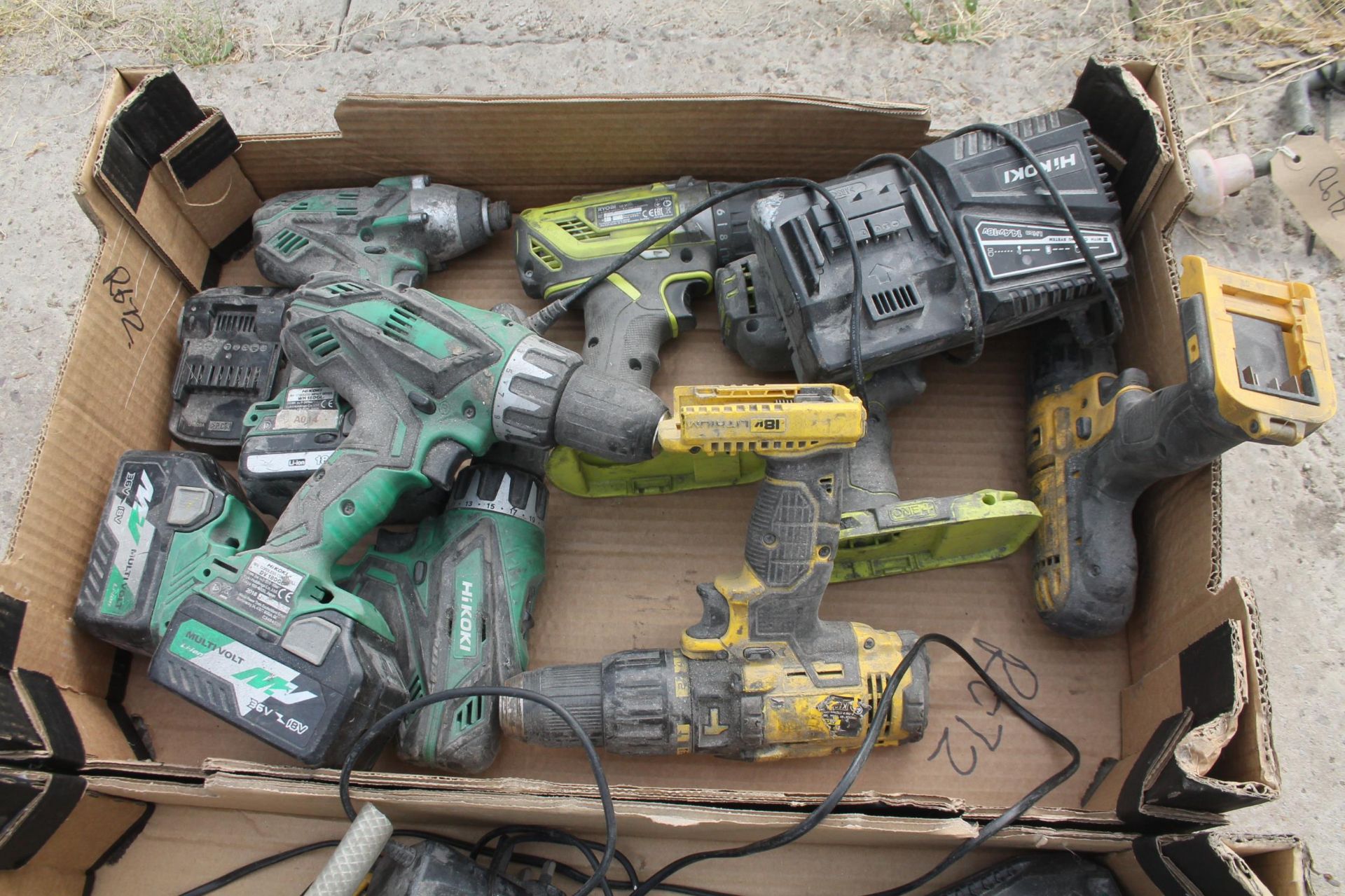 3 BOXES POWER TOOLS AND HOSE NO VAT - Image 4 of 5