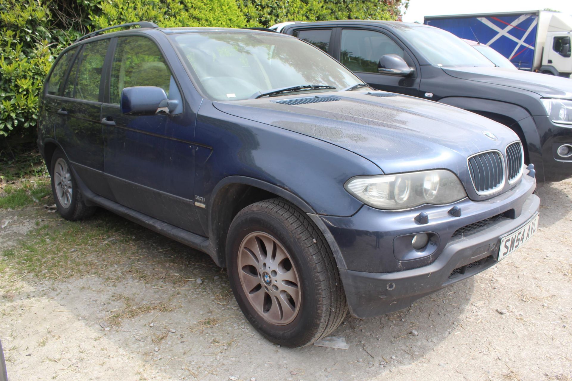A BLUE 2004 BMW X5 AUTOMATIC, PETROL AND LPG CONVERSION, MOT EXPIRES ON 01/12/2024, REGISTRATION