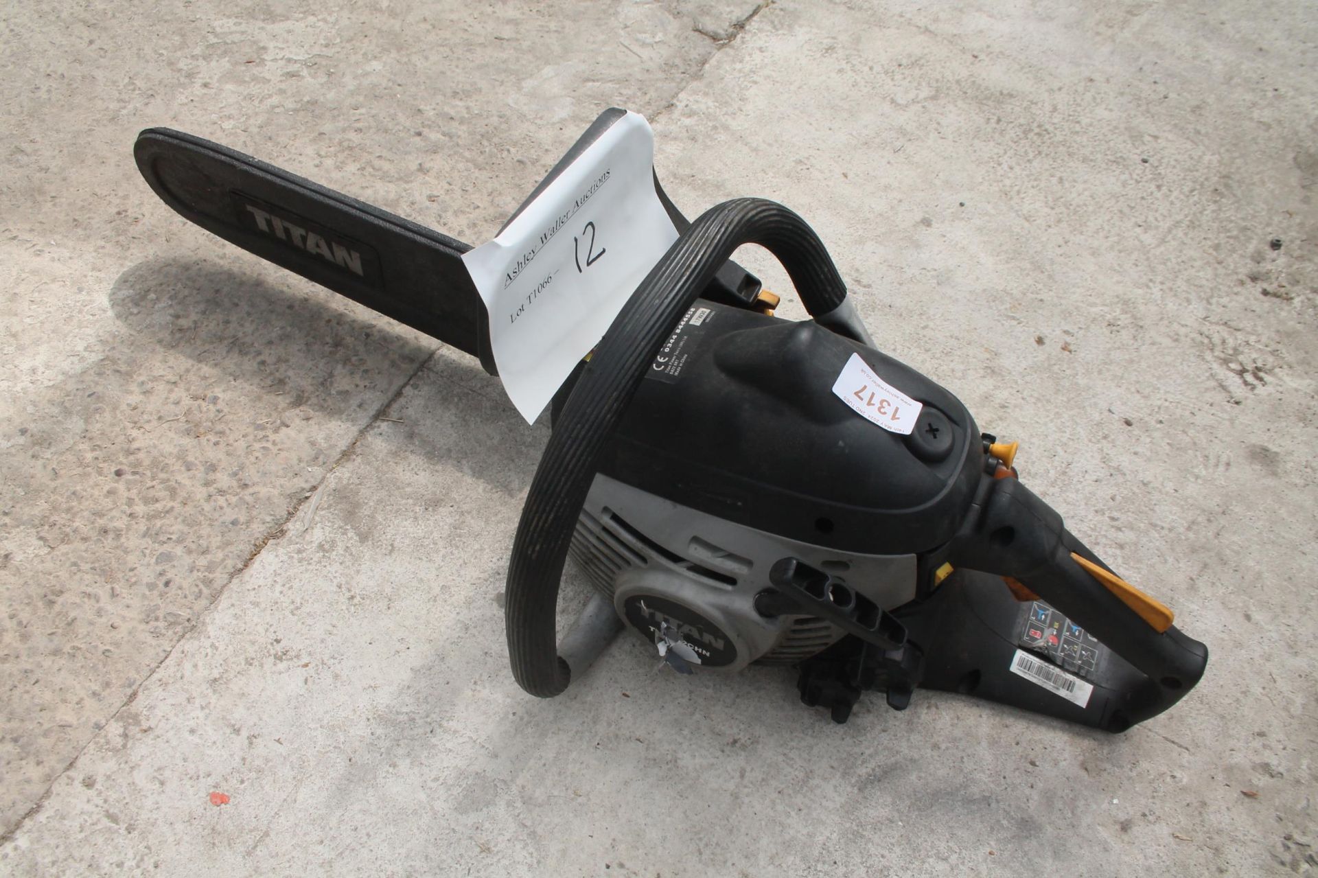 TITAN 2 STROKE CHAINSAW, DRY STORED RECENT CHAIN AND BAR CLEAN + VAT - Image 2 of 2