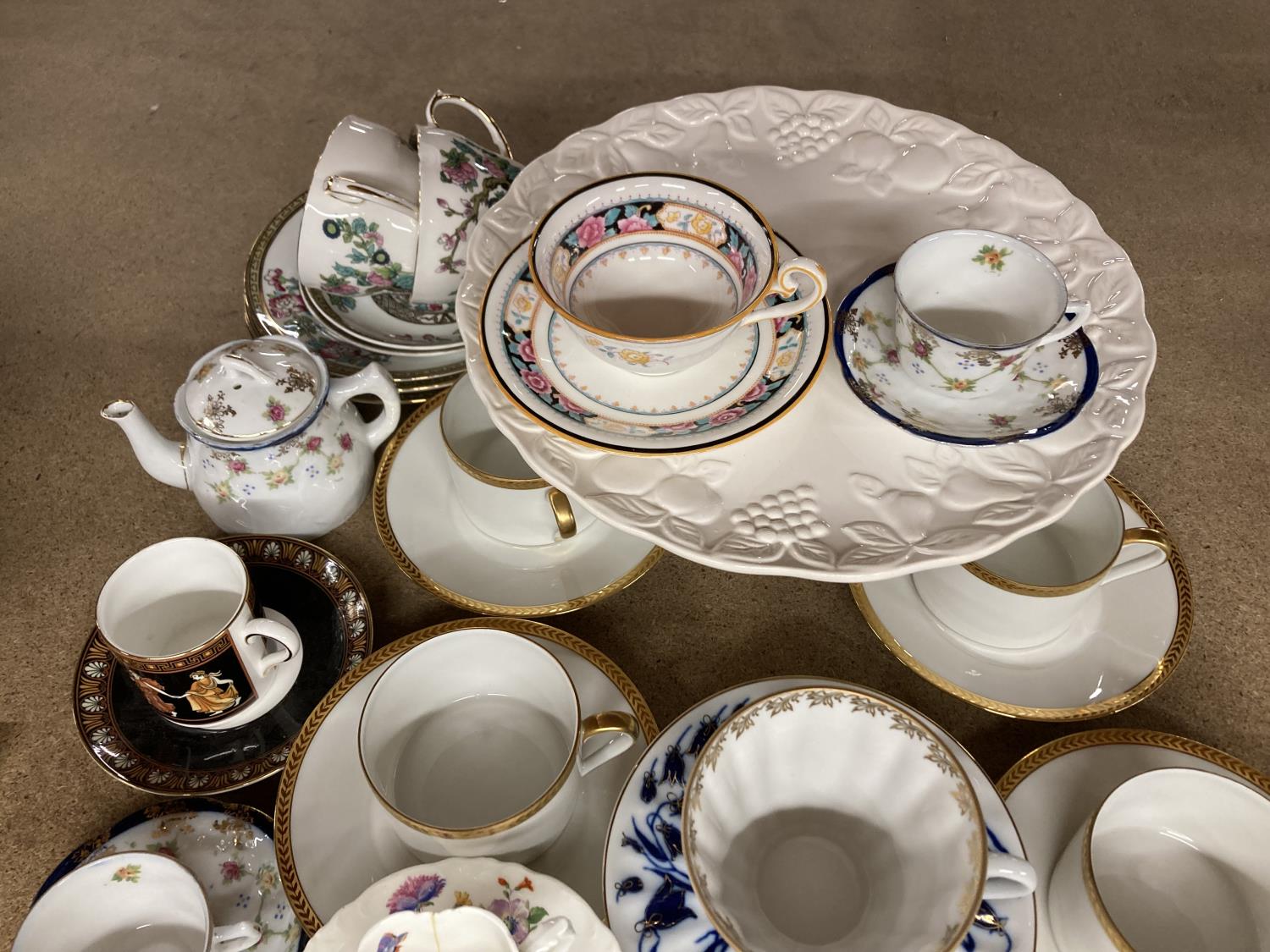 SIX LIMOGES CUPS AND SAUCERS, WHITE WITH GILT RIMS AND HANDLES, A FOOTED CAKE PLATE, VINTAGE ROYAL - Image 2 of 3