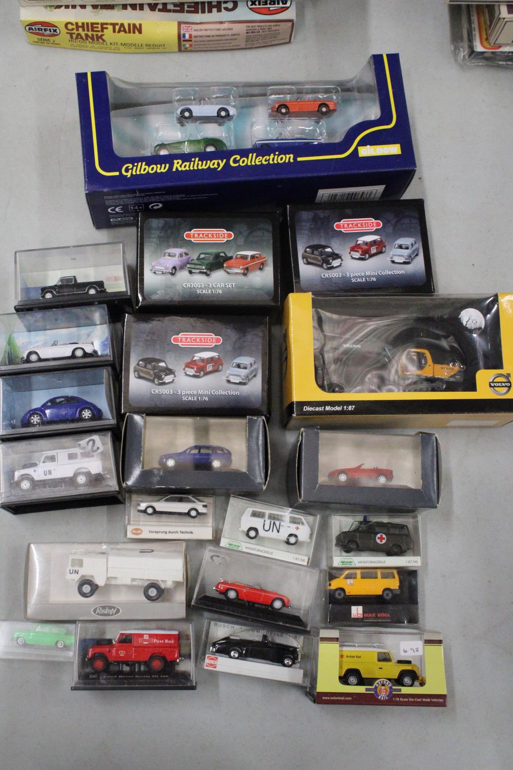 VARIOUS BOXED MOTOR VEHICLES AND VANS ETC. TO INCLUDE A DIECAST VOLVO DIGGER 1:87 SCALE