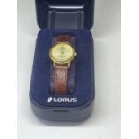 A LORUS WRIST WATCH IN A PRESENTATION BOX SEEN WORKING BUT NO WARRANTY