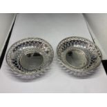 A PAIR OF HALLMARKED SHEFFIELD SILVER PIERCED DISHES GROSS WEIGHT 73.9 GRAMS