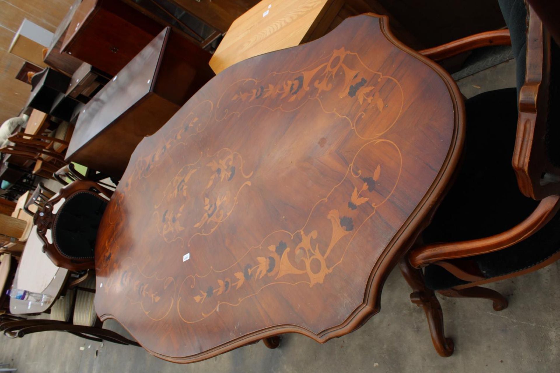 AN ITALIAN STYLE PEDESTAL DINING TABLE WITH MARQUETRY TOP AND A PAIR OF CARVER CHAIRS - Image 3 of 6