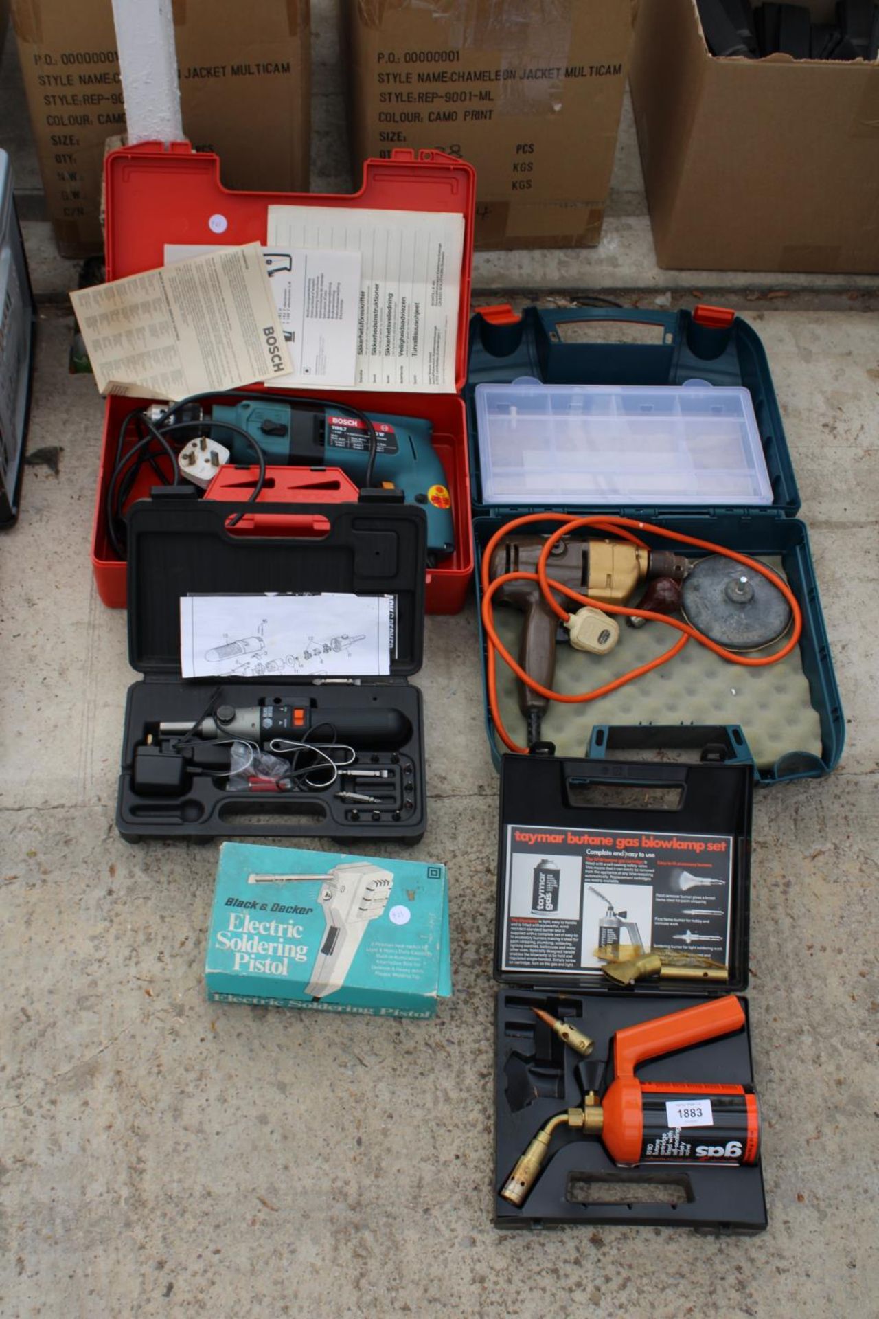 AN ASSORTMENT OF TOOLS TO INCLUDE TWO ELECTRIC DRILLS AND A BUTANE BLOWLAMP SET ETC