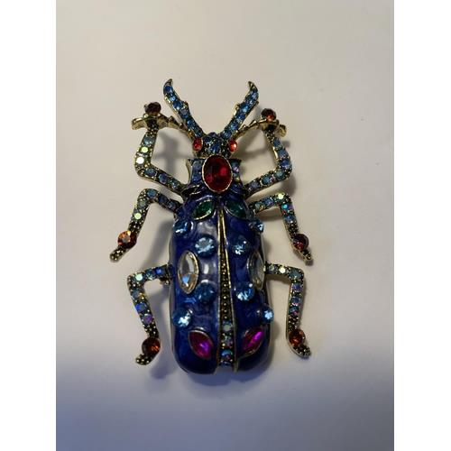 A VINTAGE BEETLE BROOCH WITH COLOURED STONES IN A PRESENTATION BOX - Image 2 of 2