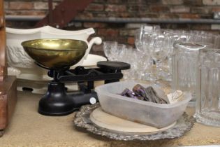 A SET OF TRADITIONAL "SALTER" BLACK VINTAGE KITCHEN SCALES PLUS A SILVER PLATED SHALLOW BOWL WITH
