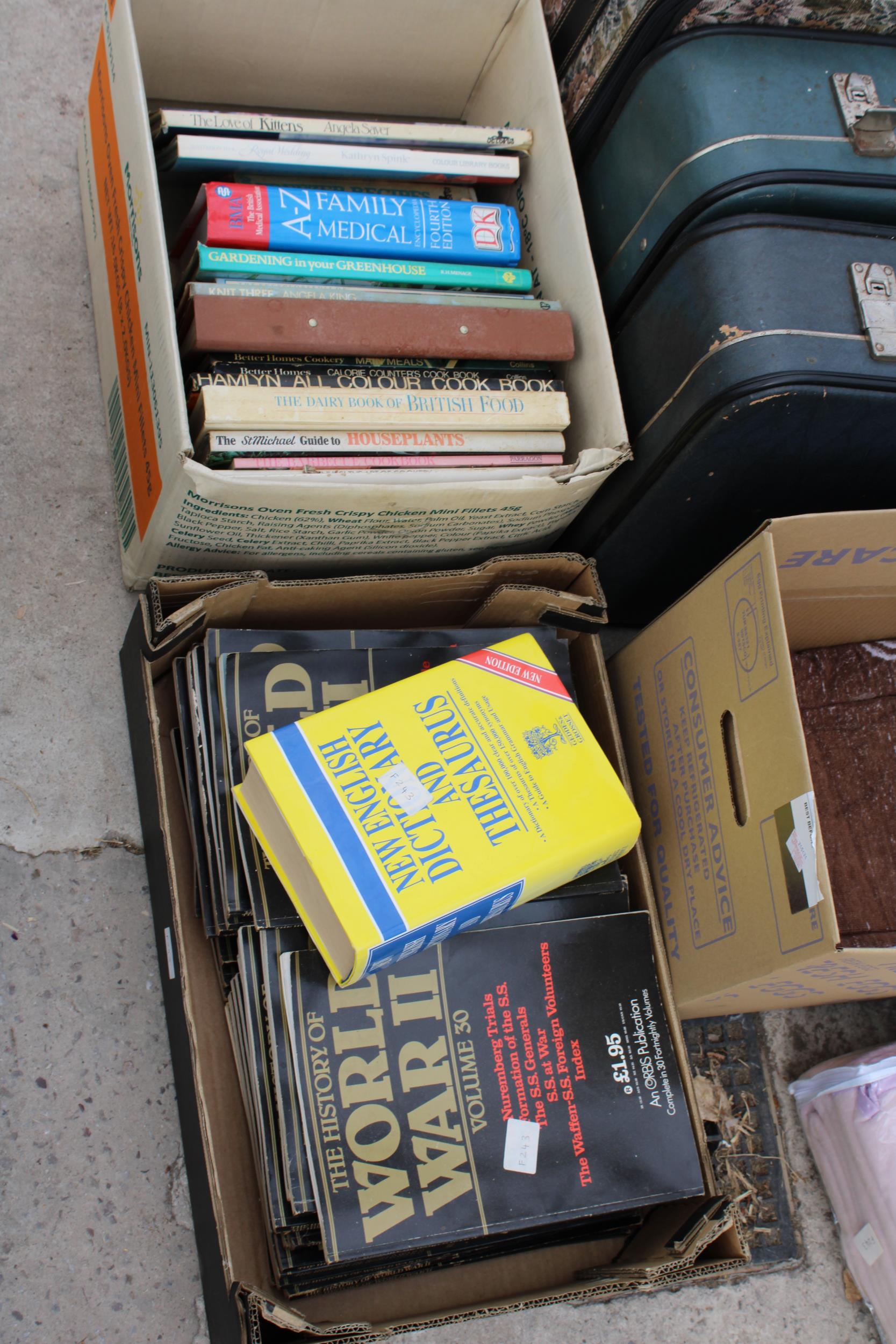 AN ASSORTMENT OF ITEMS TO INCLUDE SUITCASES, BOOKS AND BEDDING ETC - Image 5 of 8