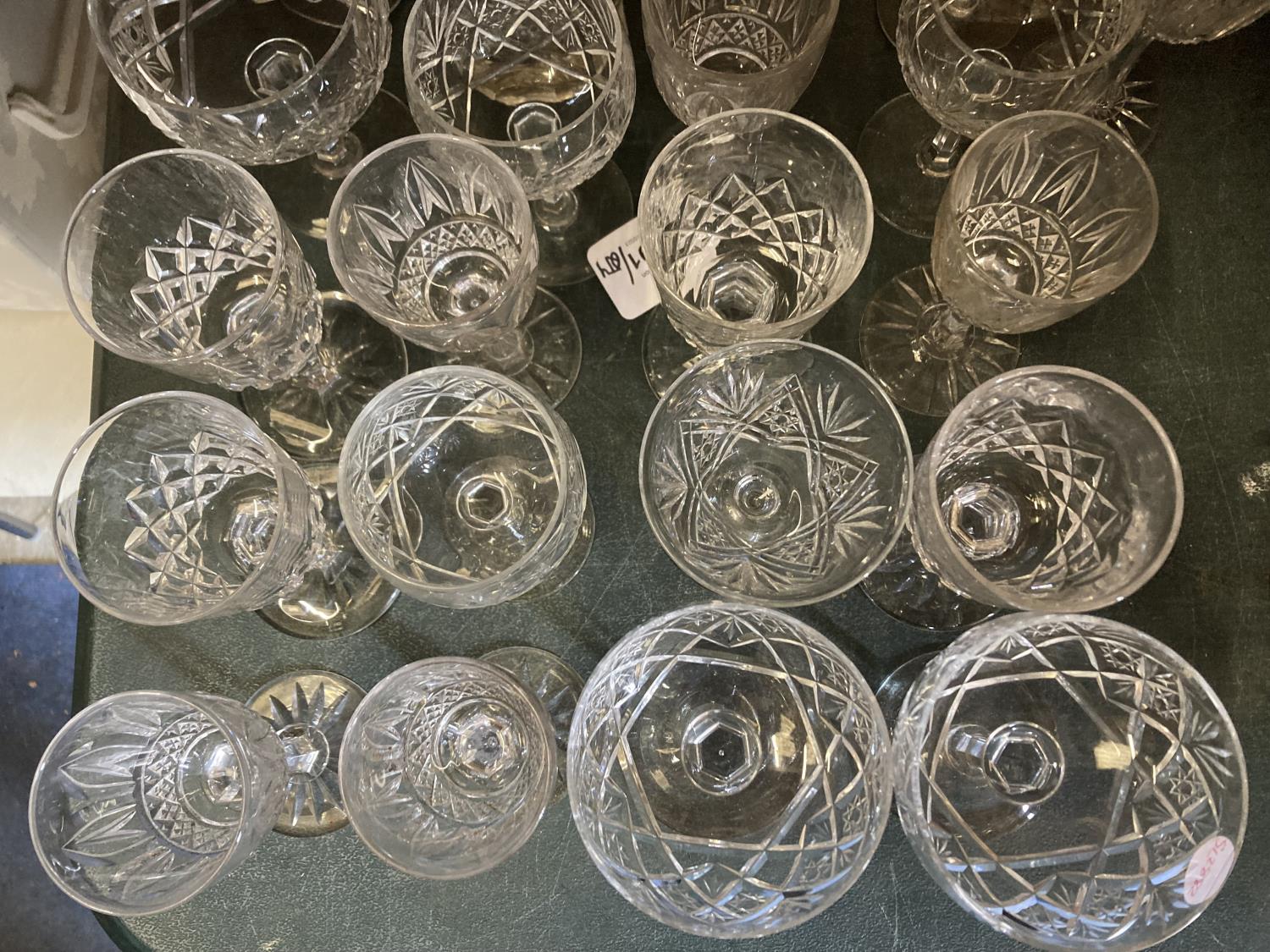 A QUANTITY OF CUT GLASSES TO INCLUDE SHERRY, COCKTAIL, TUMBLERS, PORT, ETC - Image 4 of 6