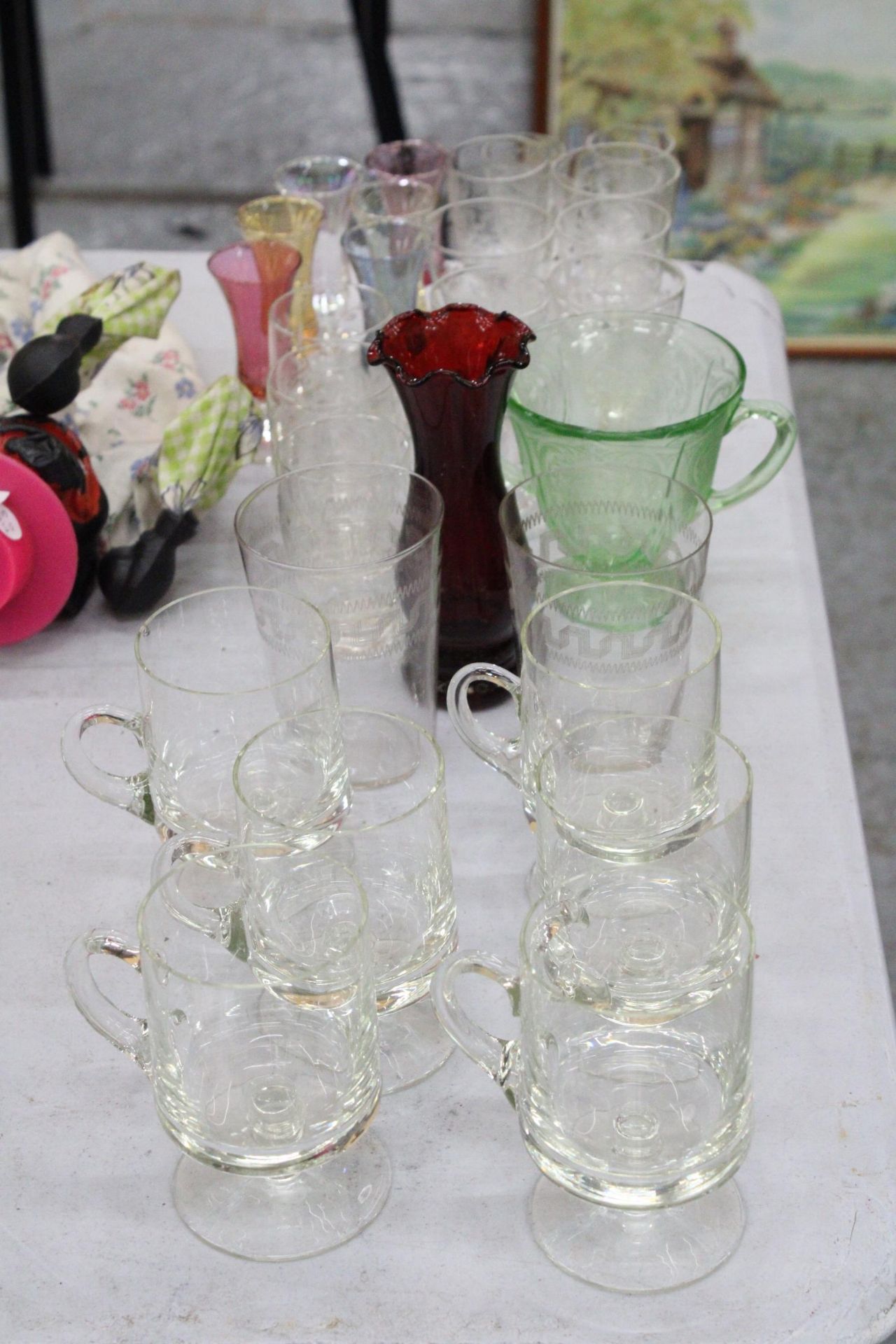 A MIXED LOT OF GLASSWARE TO INCLUDE PORT GLASSES, SHERRY GLASSES, TUMBERS ETC - Image 4 of 5