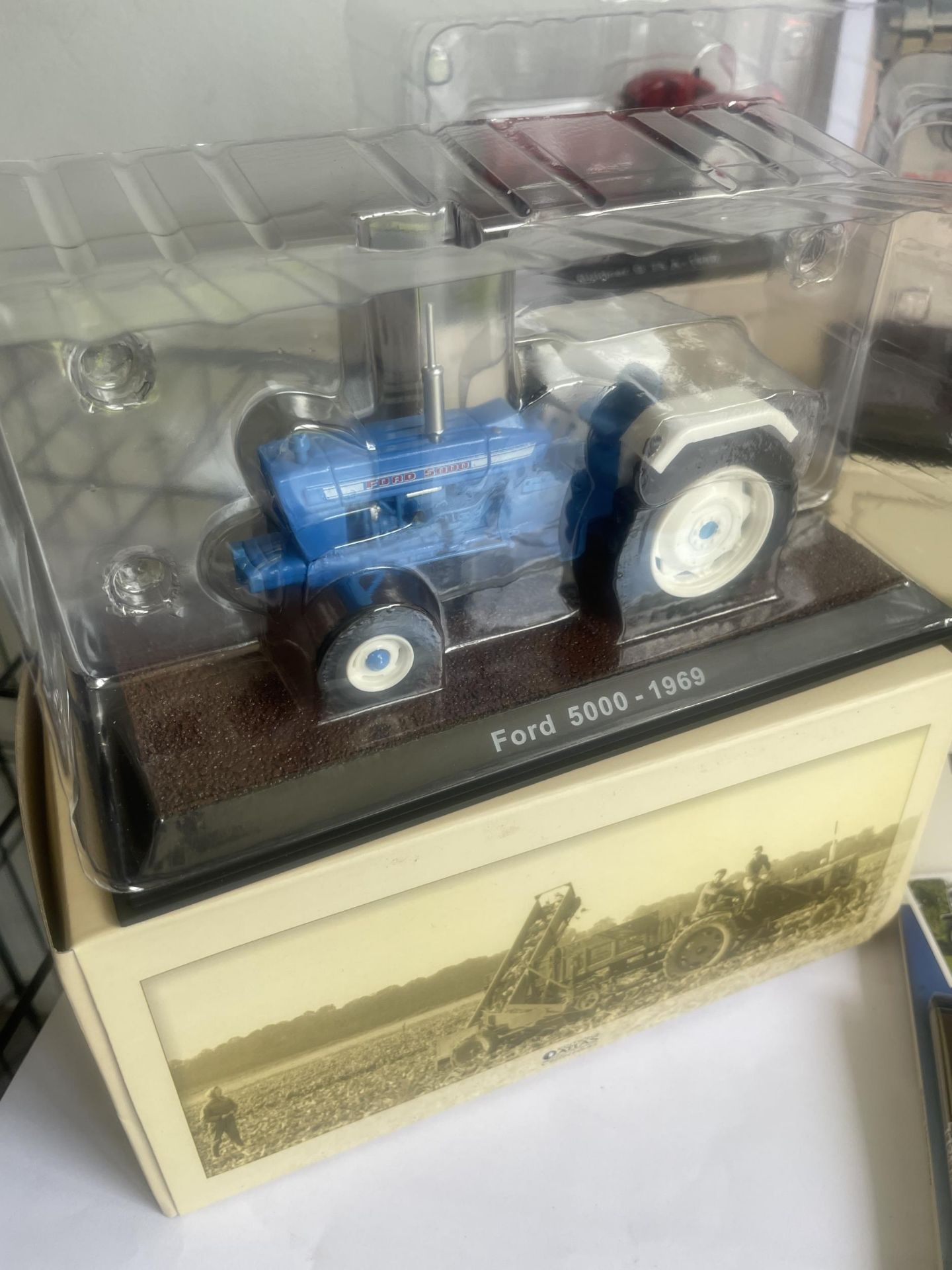 FIVE AS NEW AND BOXED ATLAS MODEL TRACTORS WITH BOOK, DVD AND TWO POSTERS ALL WITH COA - Image 5 of 7