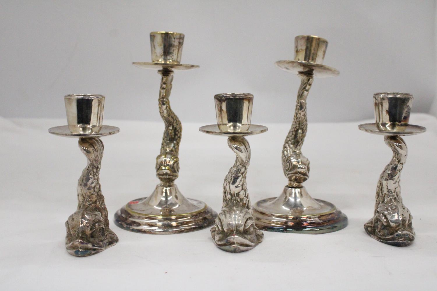 TWO VINTAGE ORNATE SILVER PLATED KOI CARP CANDLE HOLDERS PLUS THREE FURTHER KOI FISH CANDLE STICKS - Image 4 of 7