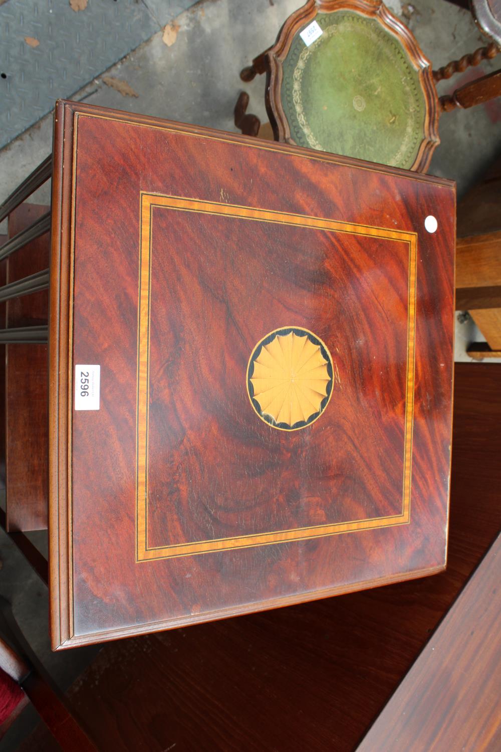 A MAHOGANY AND INLAID EDWARDIAN STYLE REVOLVING BOOKCASE, 19" SQUARE - Image 3 of 4