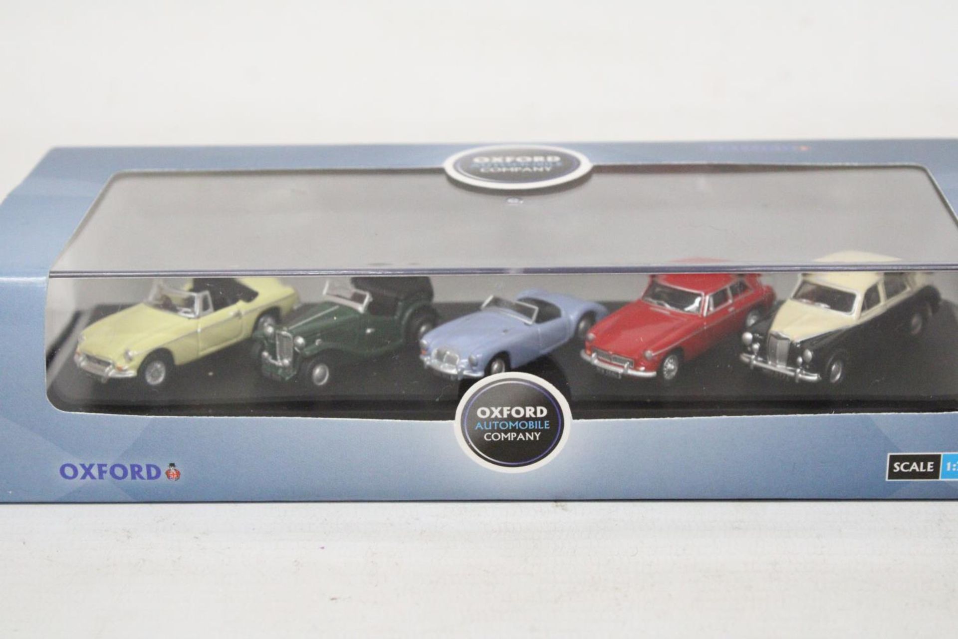 TWO OXFORD AS NEW AND BOXED AUTOMOBILE COMPANY SETS TO INCLUDE A FIVE PIECE MG SET AND A THREE PIECE - Image 2 of 8